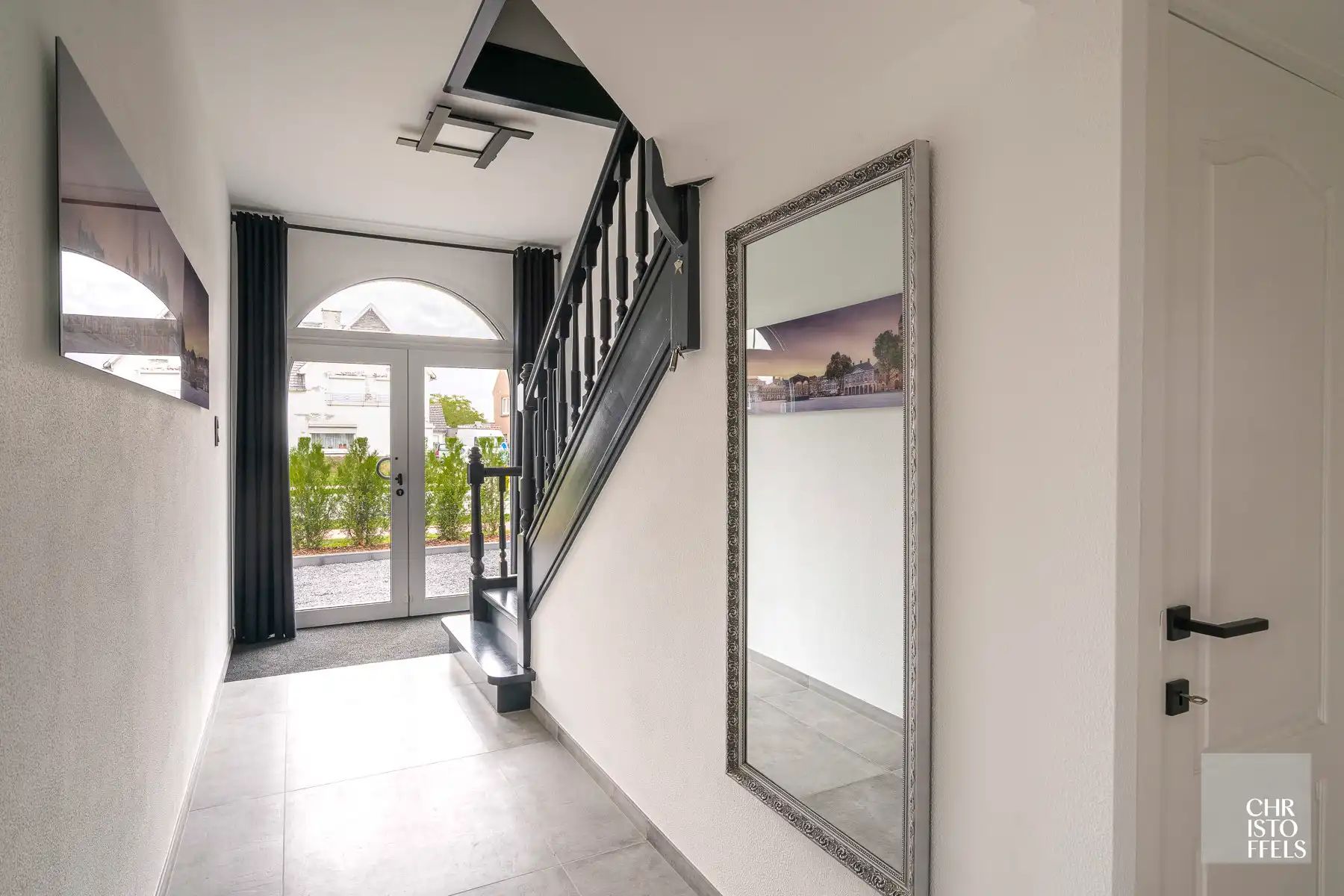 Uitzonderlijk ruime en instapklare gezinswoning met unieke ontspanningsruimte nabij Maastricht – Lanaken foto 15