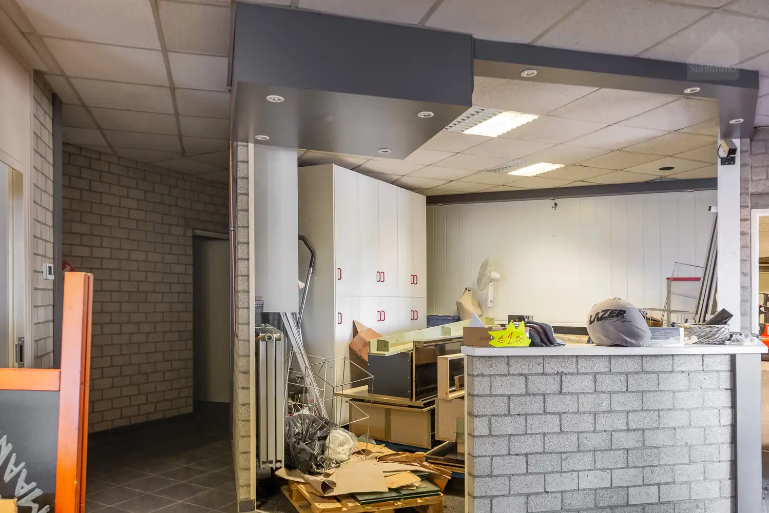 Handelspand/kantoorruimte met magazijn op commerciële toplocatie in Meerhout foto 5