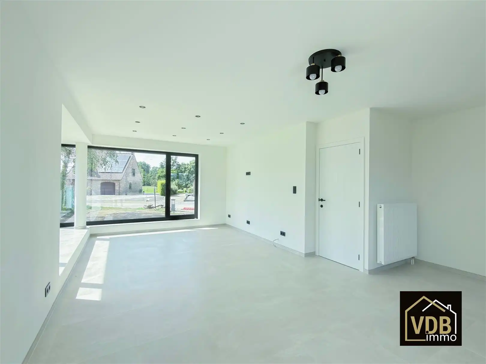 Een knus gerenoveerde woning met 3 slaapkamers en tuin foto 13