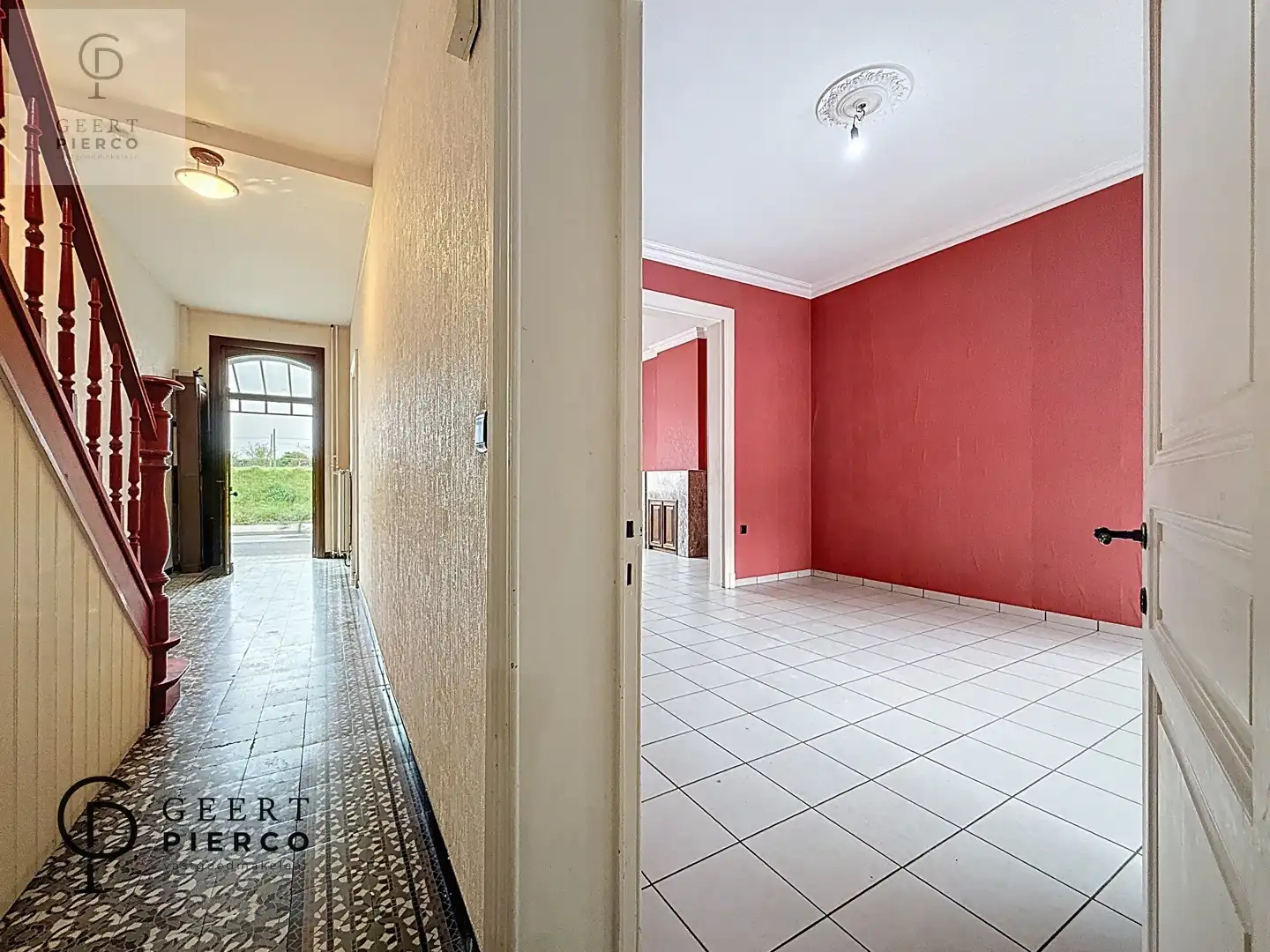 Eigentijdse woonst met ruime tuin foto 8