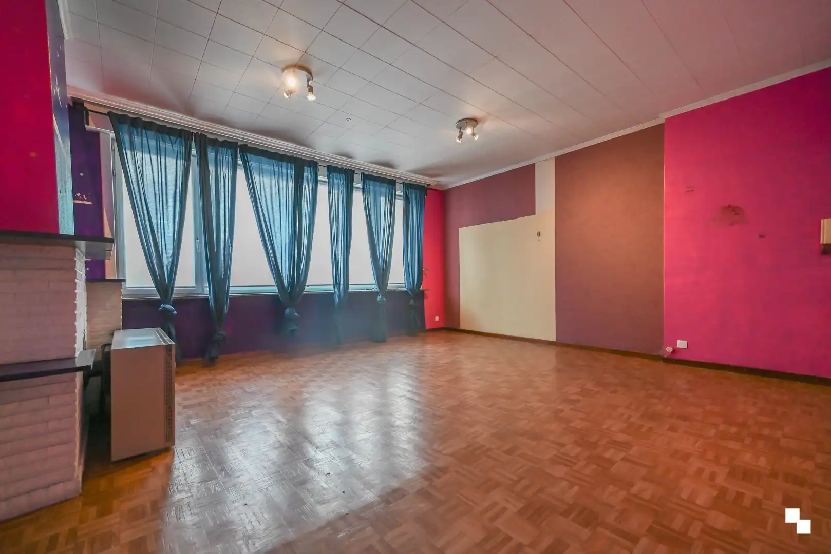 Verder op te knappen handelseigendom met woonst in centrum Izegem foto 12