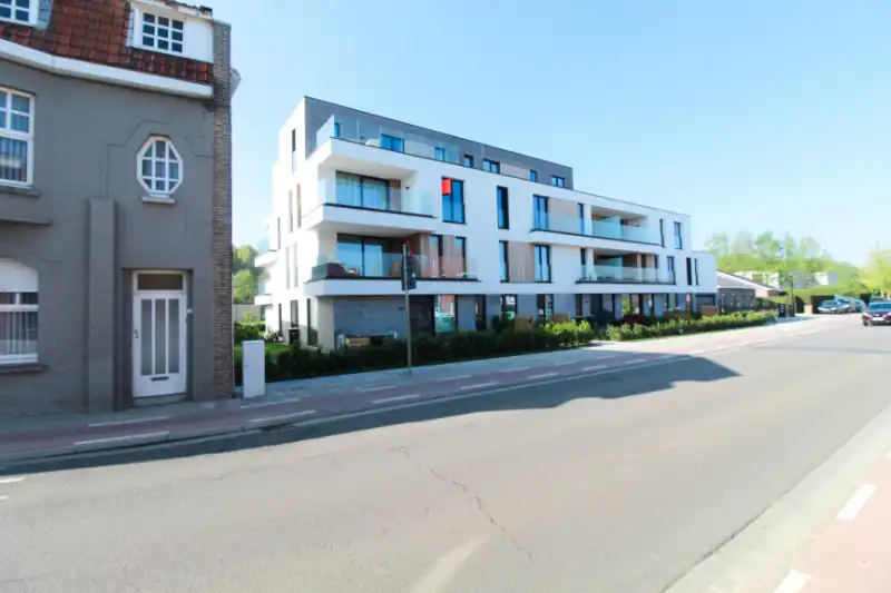 Modern en lichtrijk appartement te huur in Ingelmunster foto 19