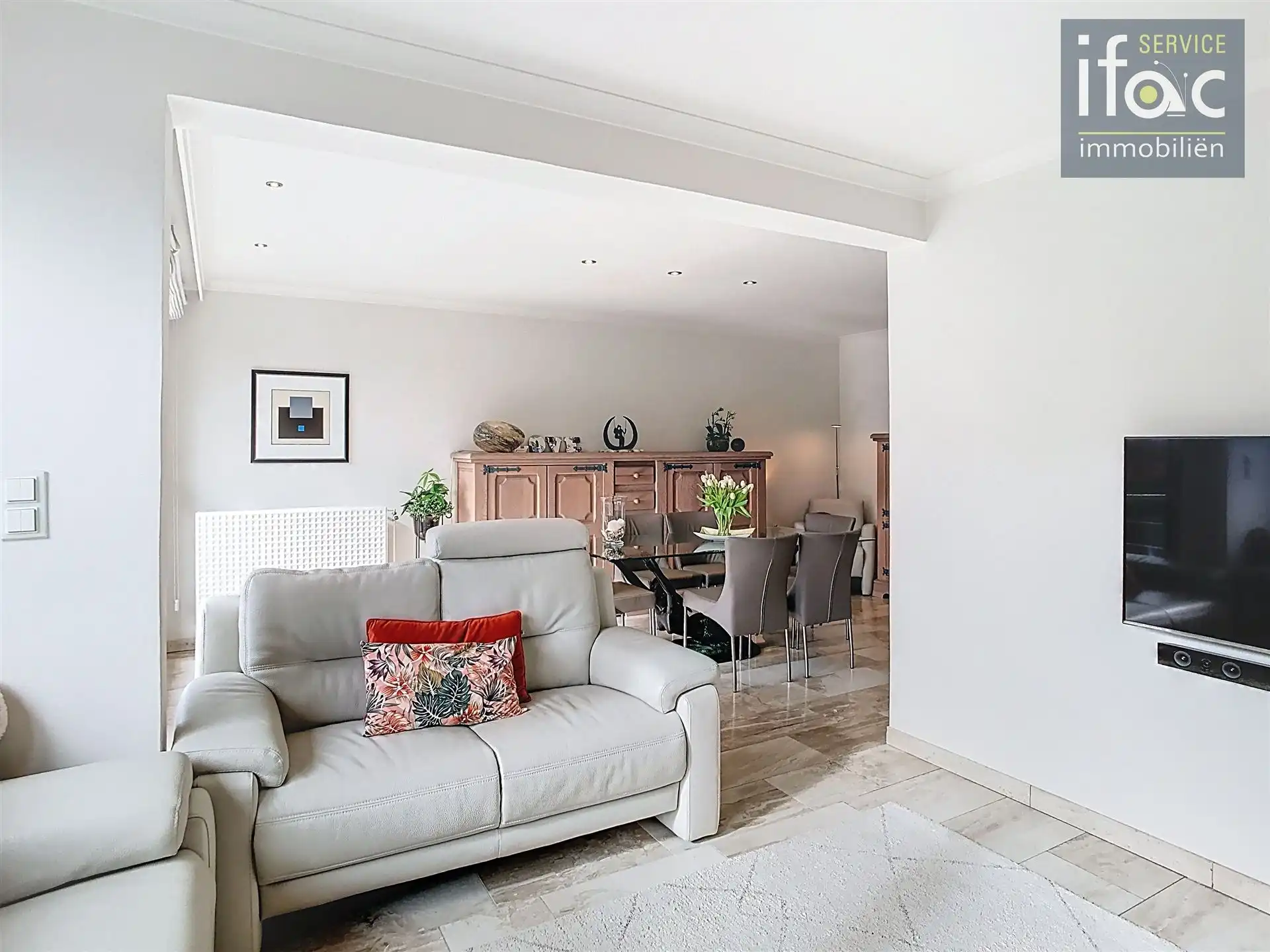 Super onderhouden 3 slaapkamer woning foto 8