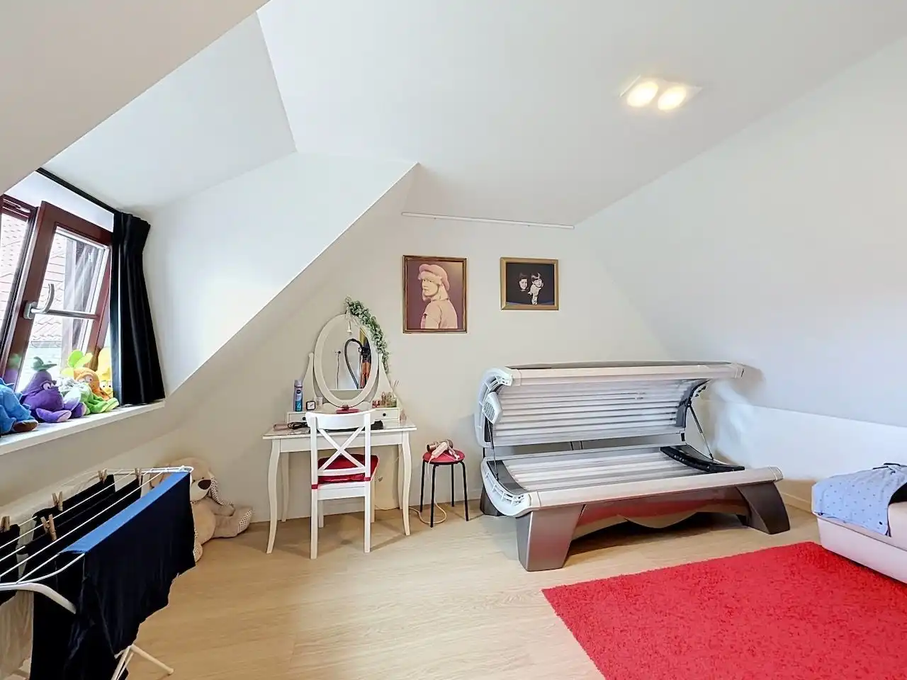 Ruime halfopen, quasi nieuwbouw woning op rustige ligging in het pittoreske Ramskapelle foto 29