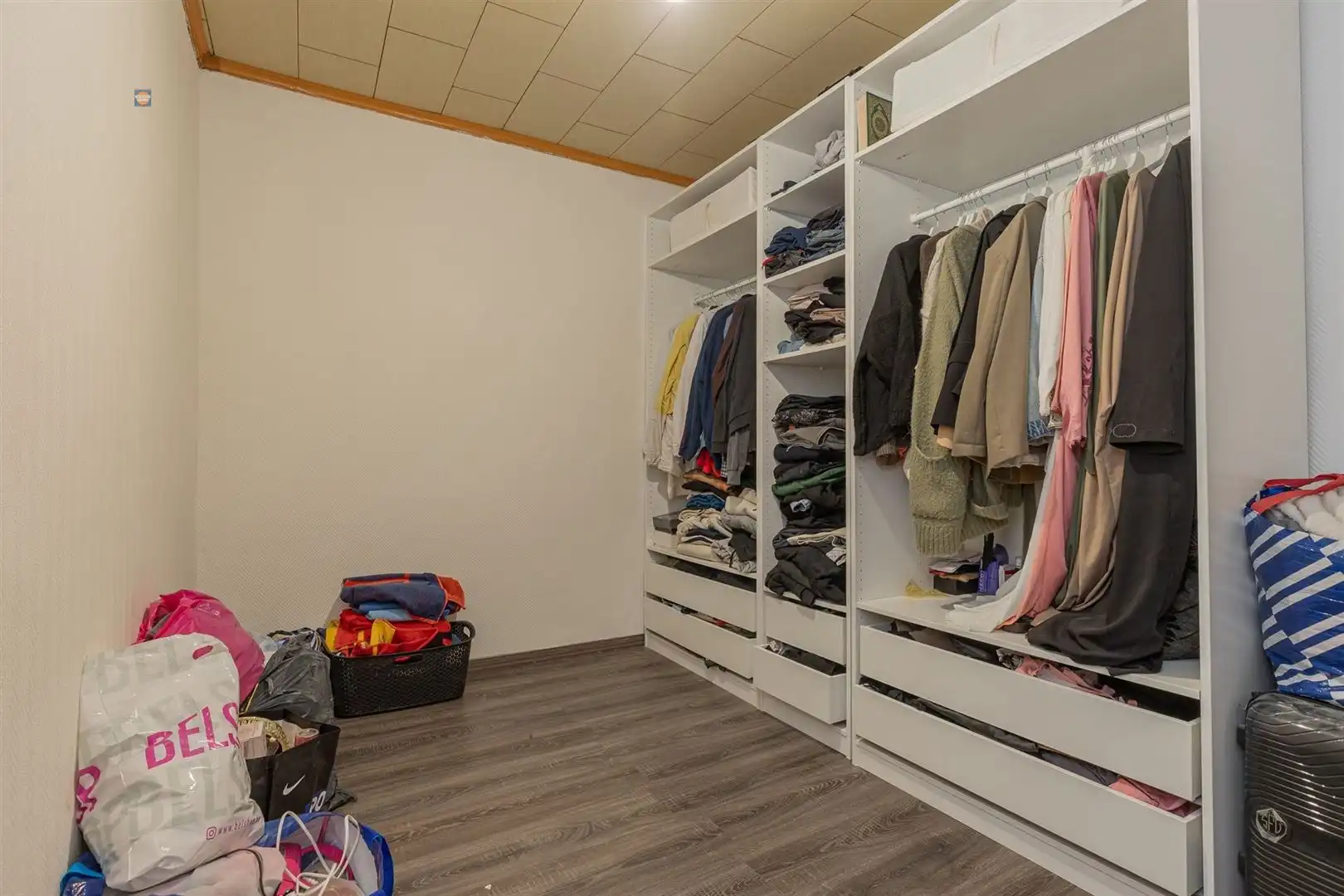 Charmante woning met renovatiepotentieel foto 16