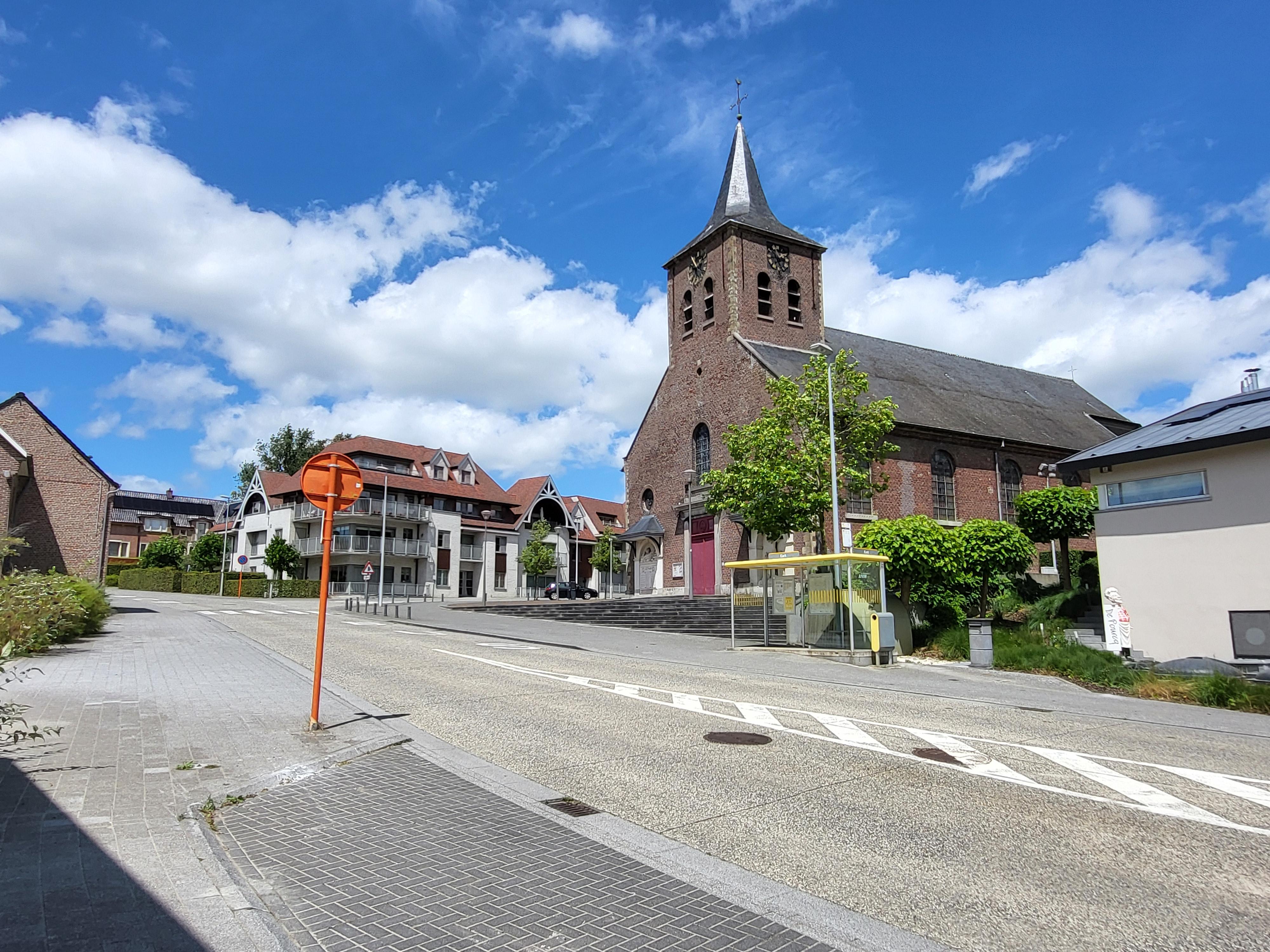 Prachtig nieuwbouwappartement gelegen op het gelijkvloers met ruim terras, tuin, carport en berging.  foto 26