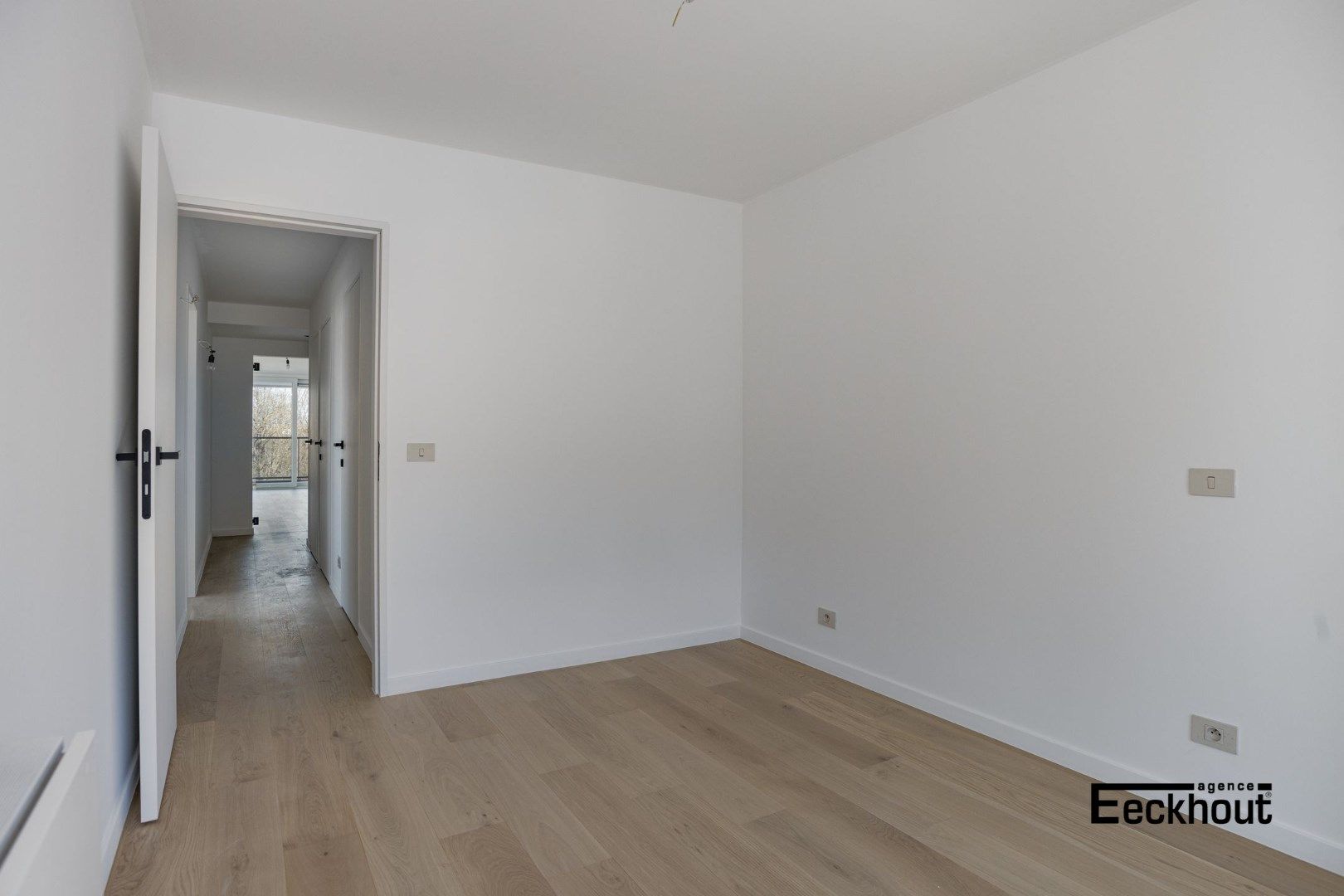 Luxe hoek-appartement met grote zonneterrassen rondom en vlakbij de zeedijk van Mariakerke! foto 15
