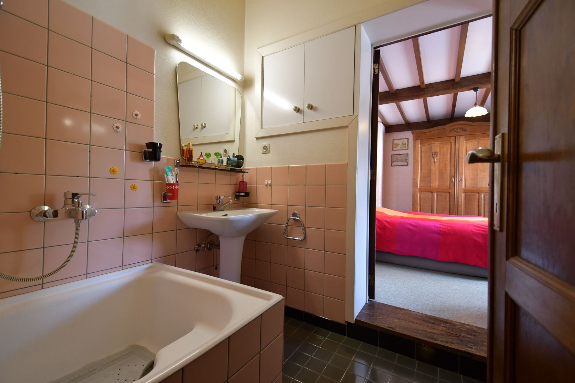 Rustig en centraal gelegen woning met landelijk uitzicht, grote garage en tuin foto 13