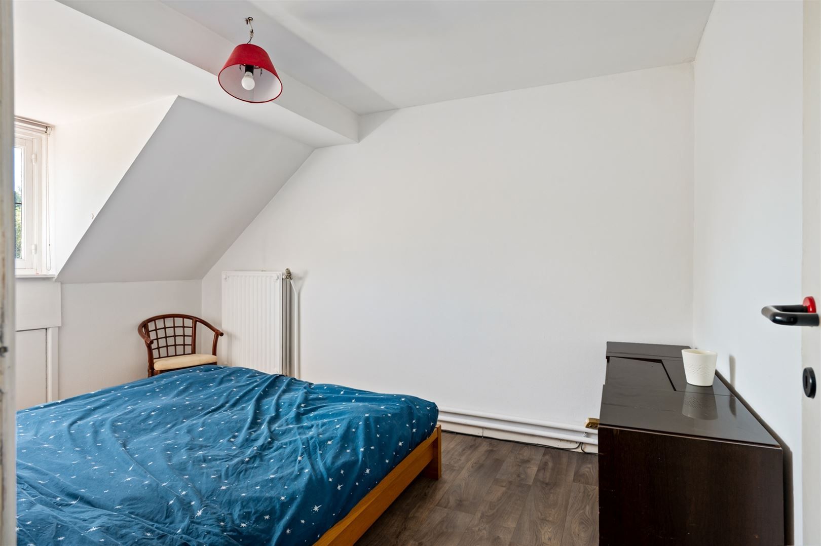 Ruime te renoveren woning in het gegeerde Ekeren-Donk. foto 19