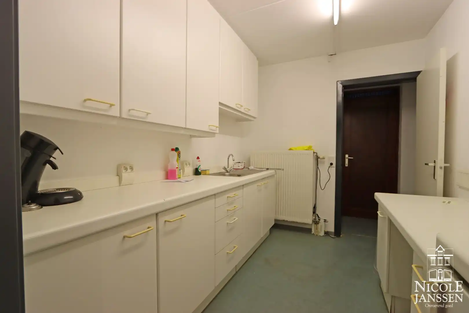 Verzorgd gelijkvloers handelspand  foto 6