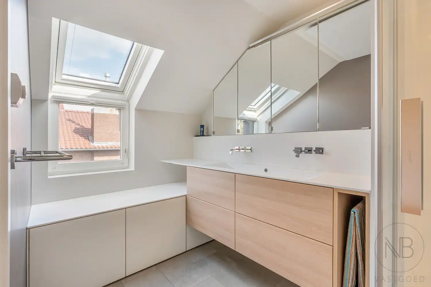 Architectenwoning met ruimte, licht en absolute rust! foto 22