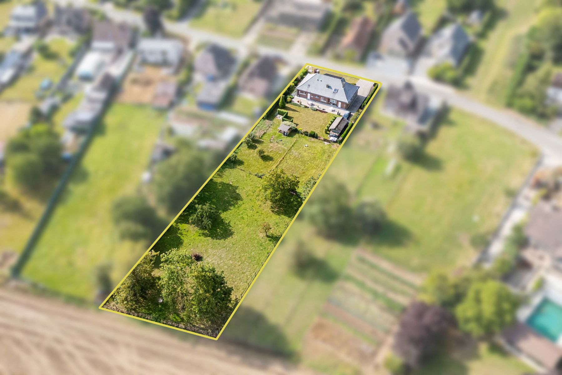 Charmante gezinswoning met 5 slaapkamers en riante tuin. foto 2