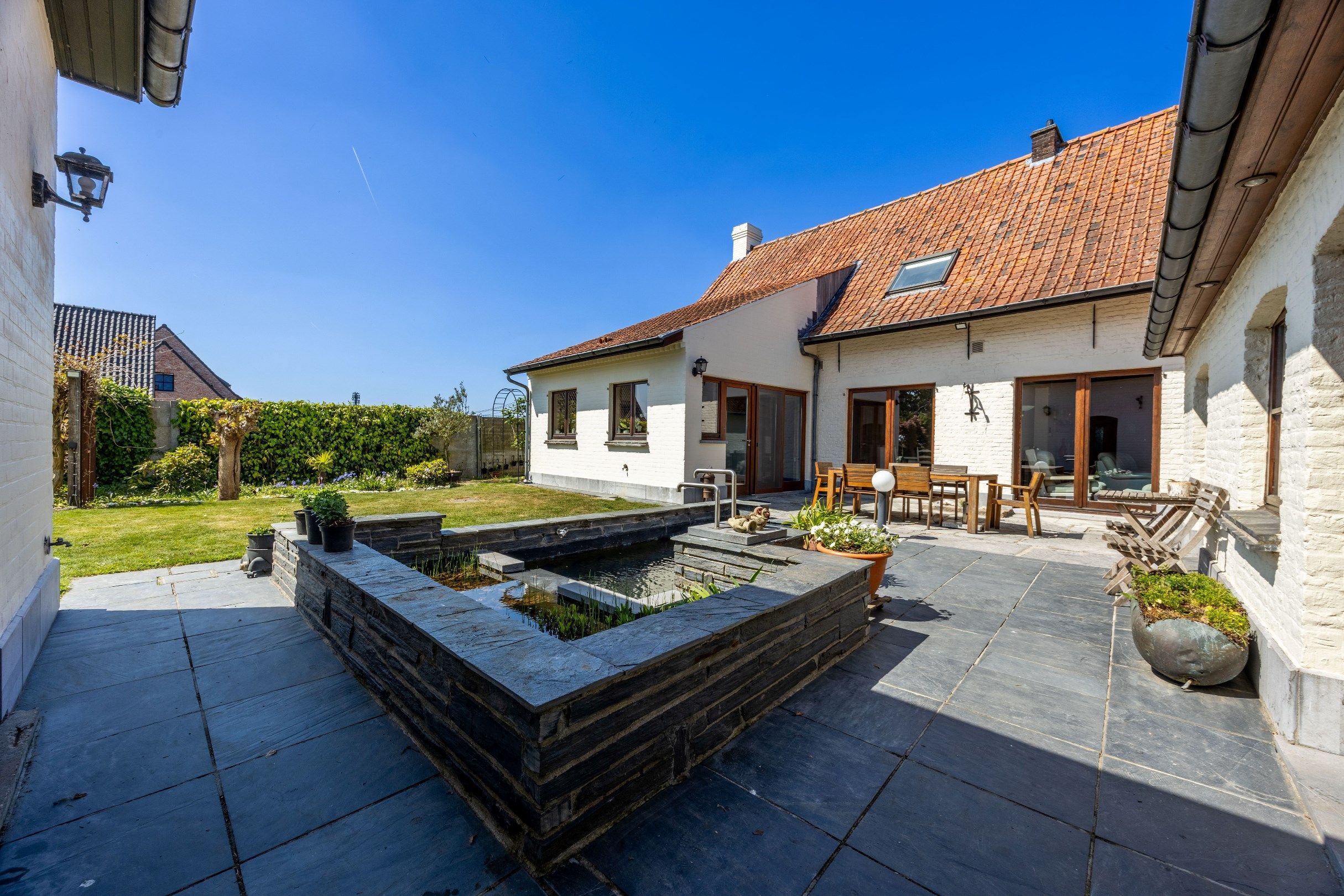 CHARME LANDHUIS  GELEGEN OP 1534 M² foto 24