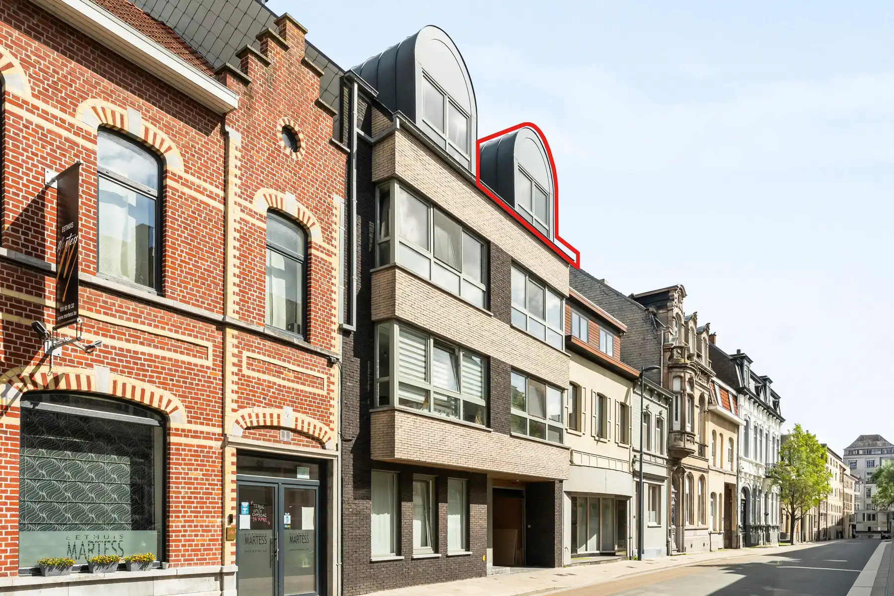 Stijlvol en verzorgd duplex appartement met moderne afwerking foto {{pictureIndex}}
