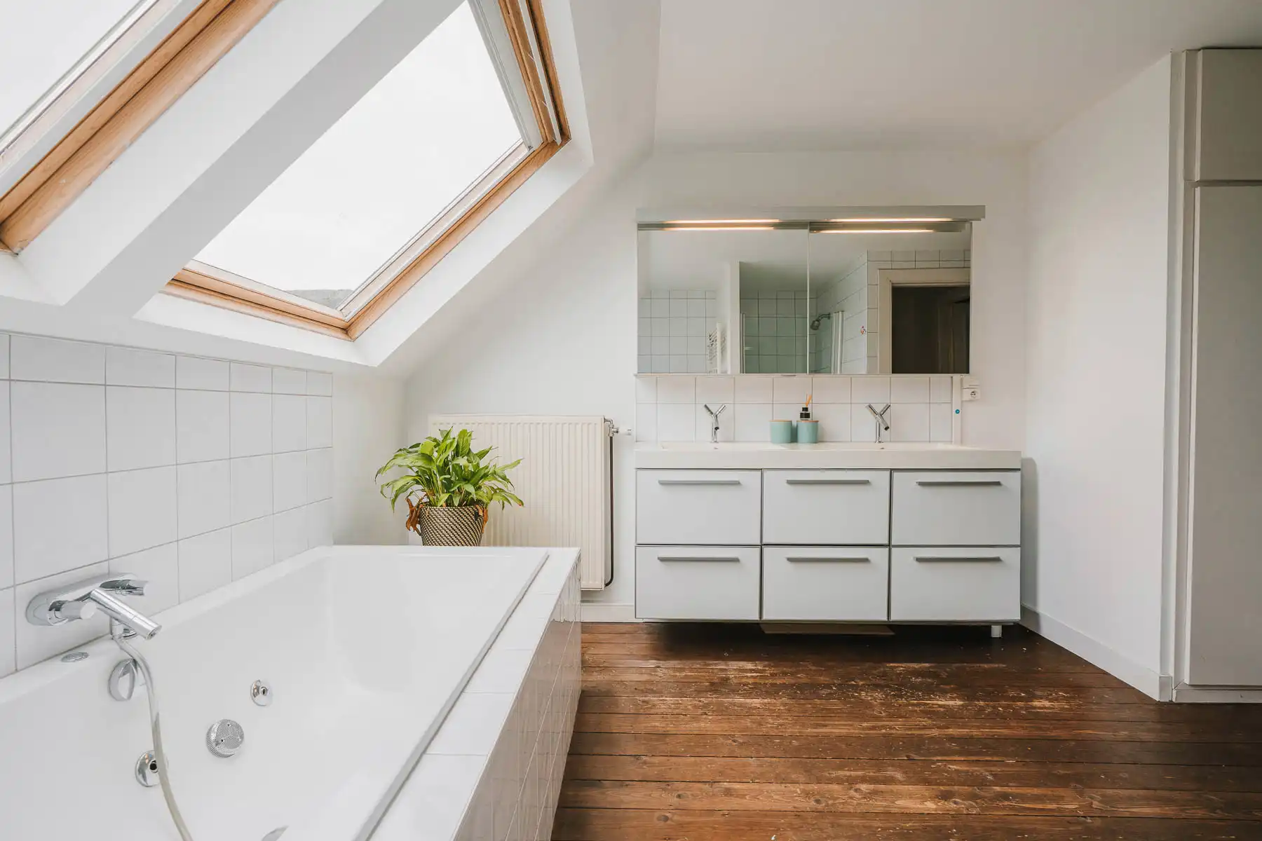 Prachtig herenhuis vol karakter met een gezellige tuin foto 29