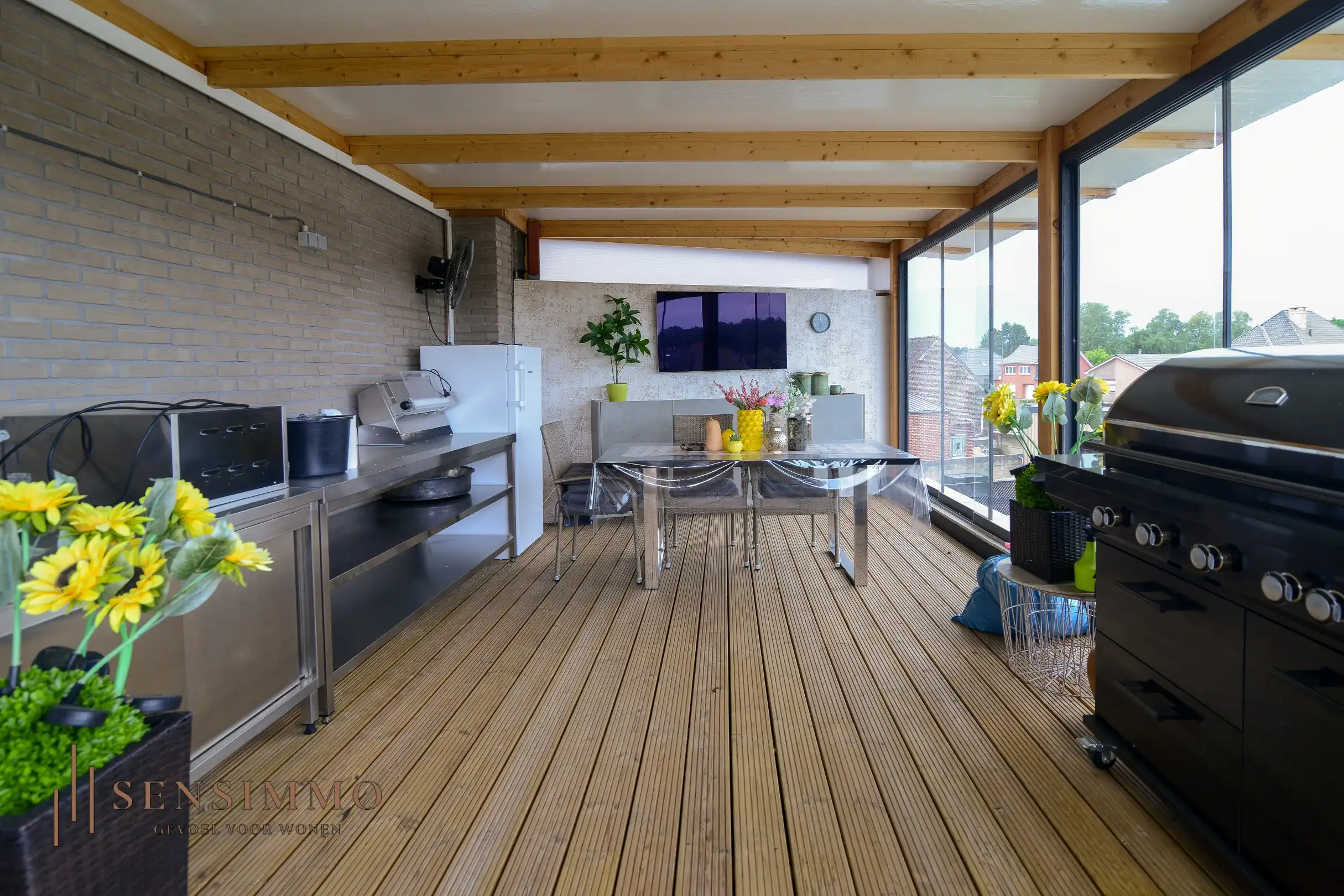 Kwalitatief gerenoveerde residentie met 2 appartementen en privatieve parkeerplaats foto 22