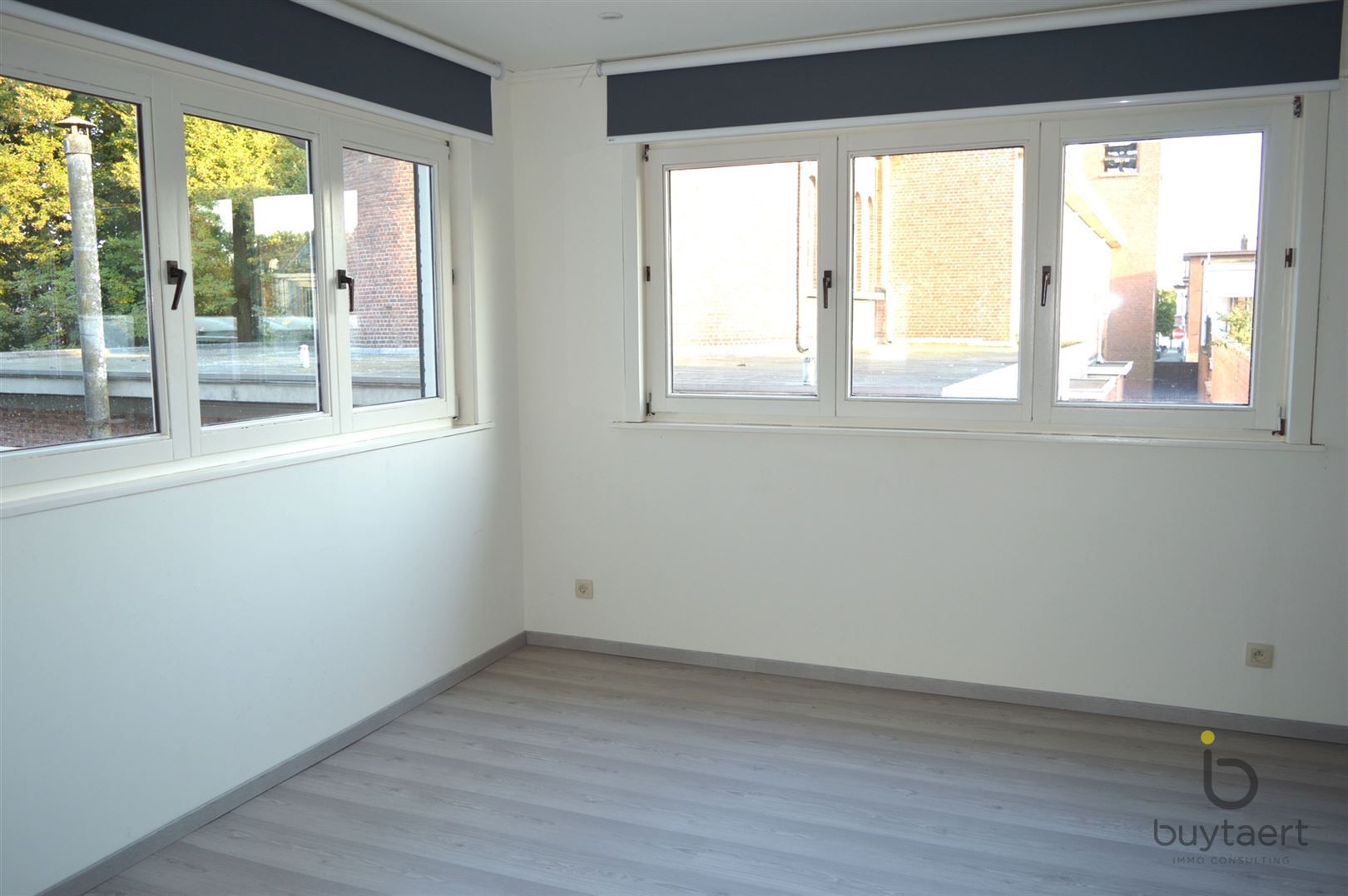 Gerenoveerd appartement te Deurne met staanplaats. foto 12