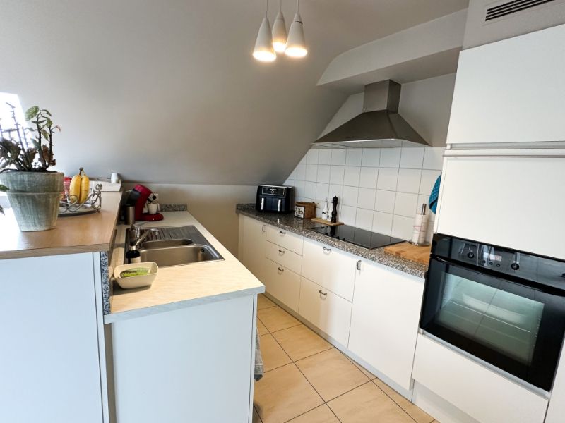 Roeselare : mooi verzorgd dakappartement met 2 slps en een ruimt zonneterras van +/- 20 m². foto 4