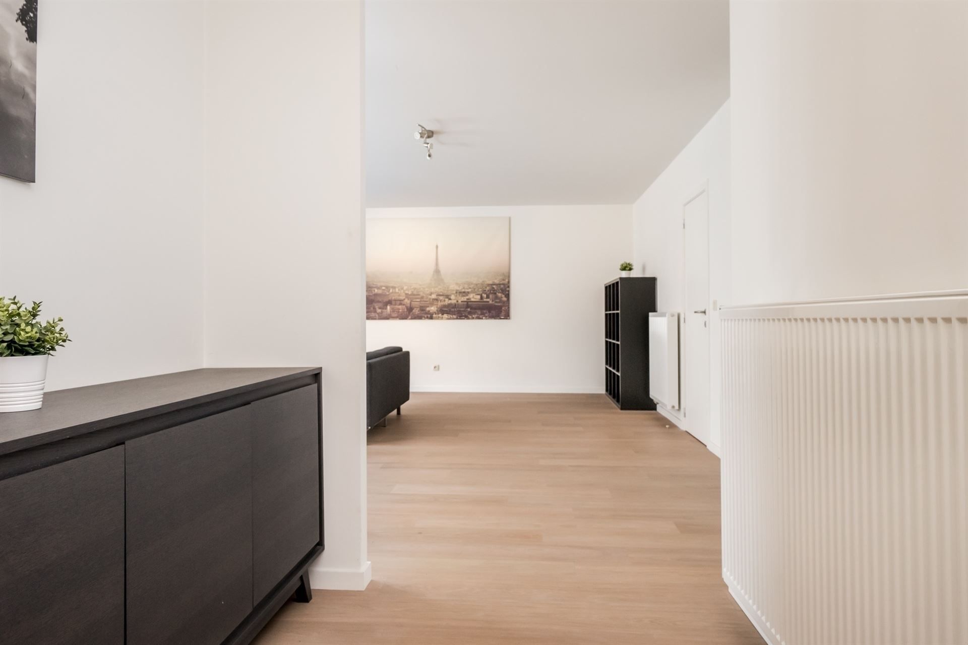 Prachtig recent 2 slaapkamer appartement in de Europese wijk foto 6