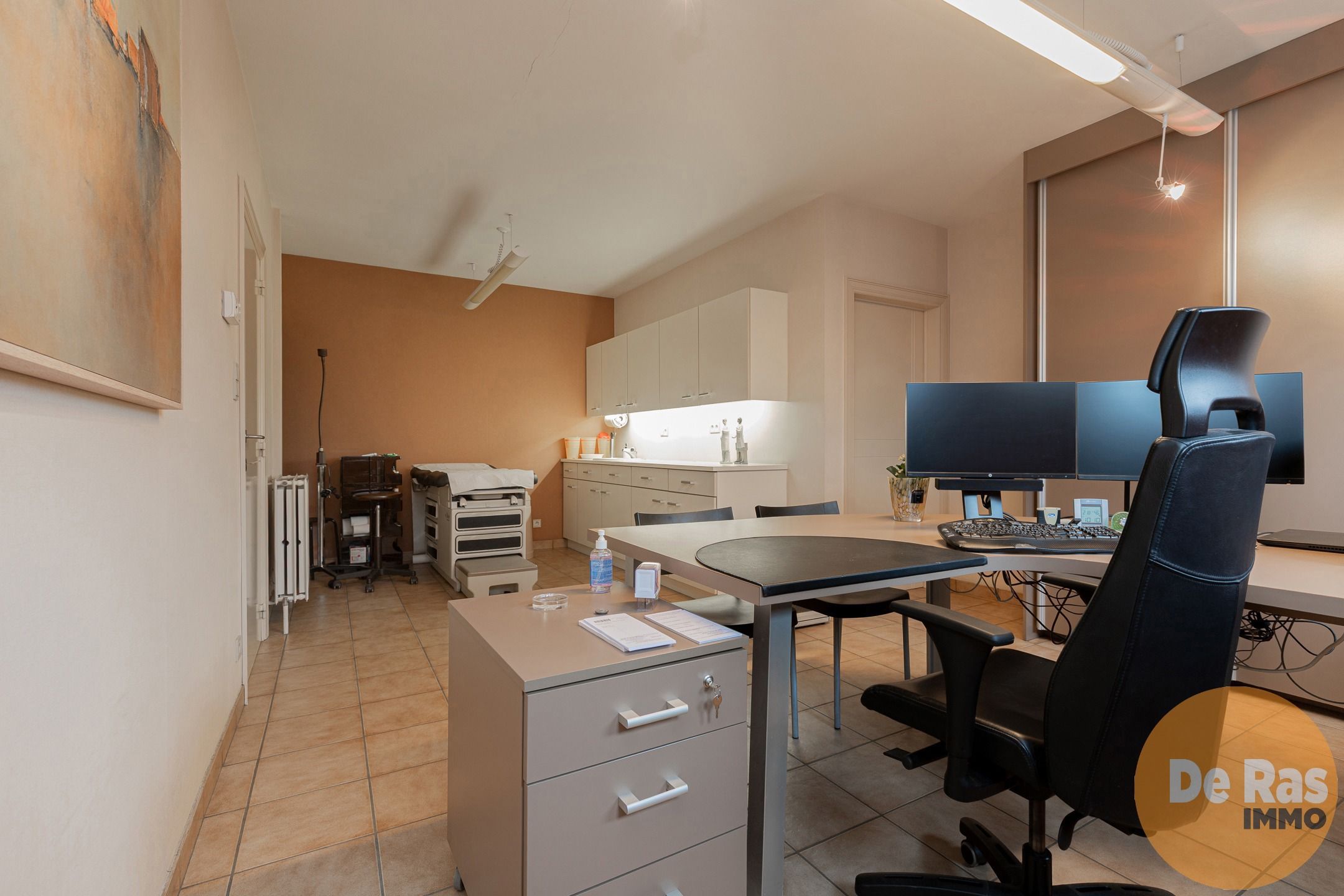 NIEUWERKERKEN - GROTE WONING MET PRAKTIJK foto 10