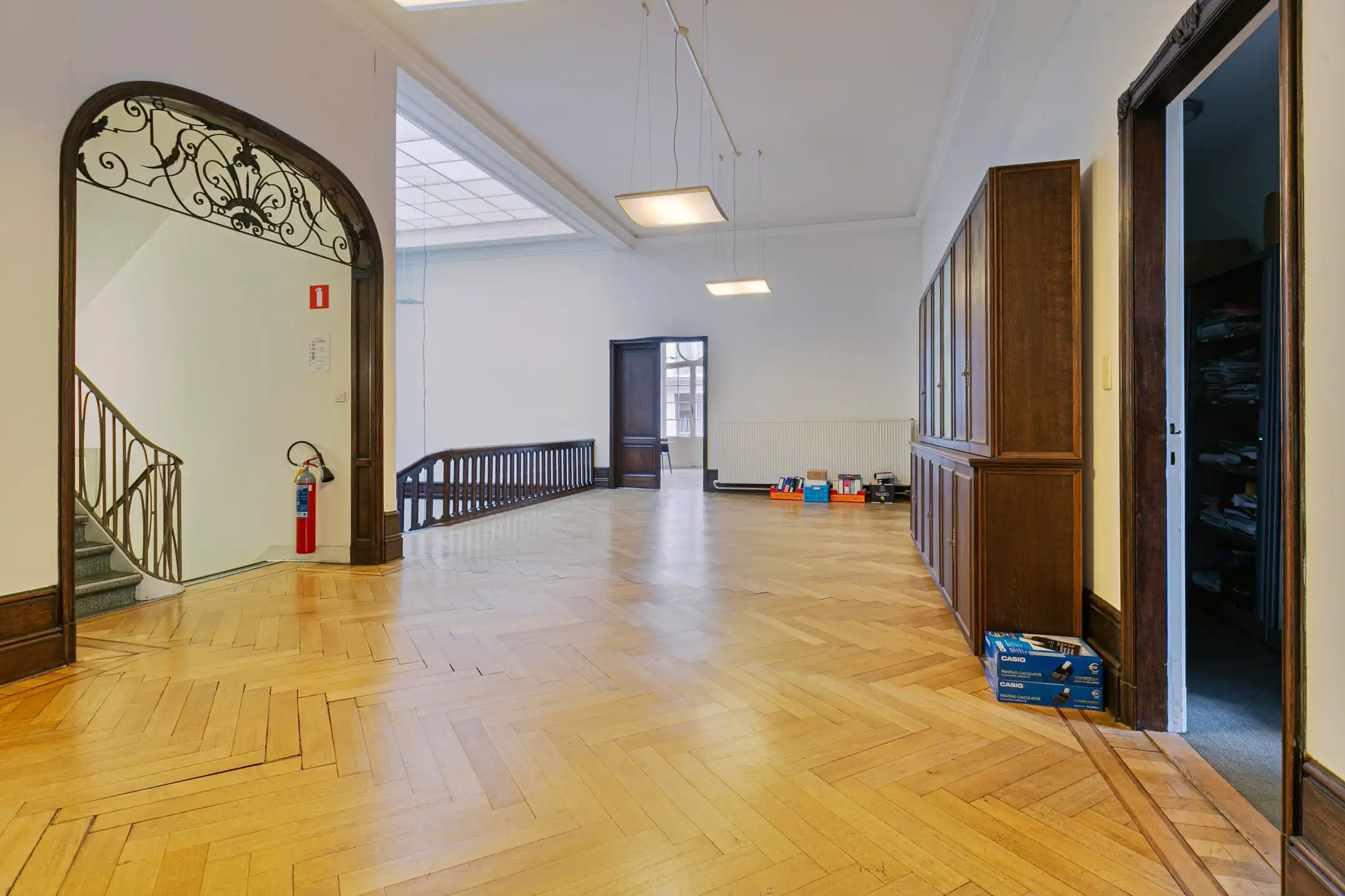 ANTWERPEN - Majestueus gebouw met parking foto 10