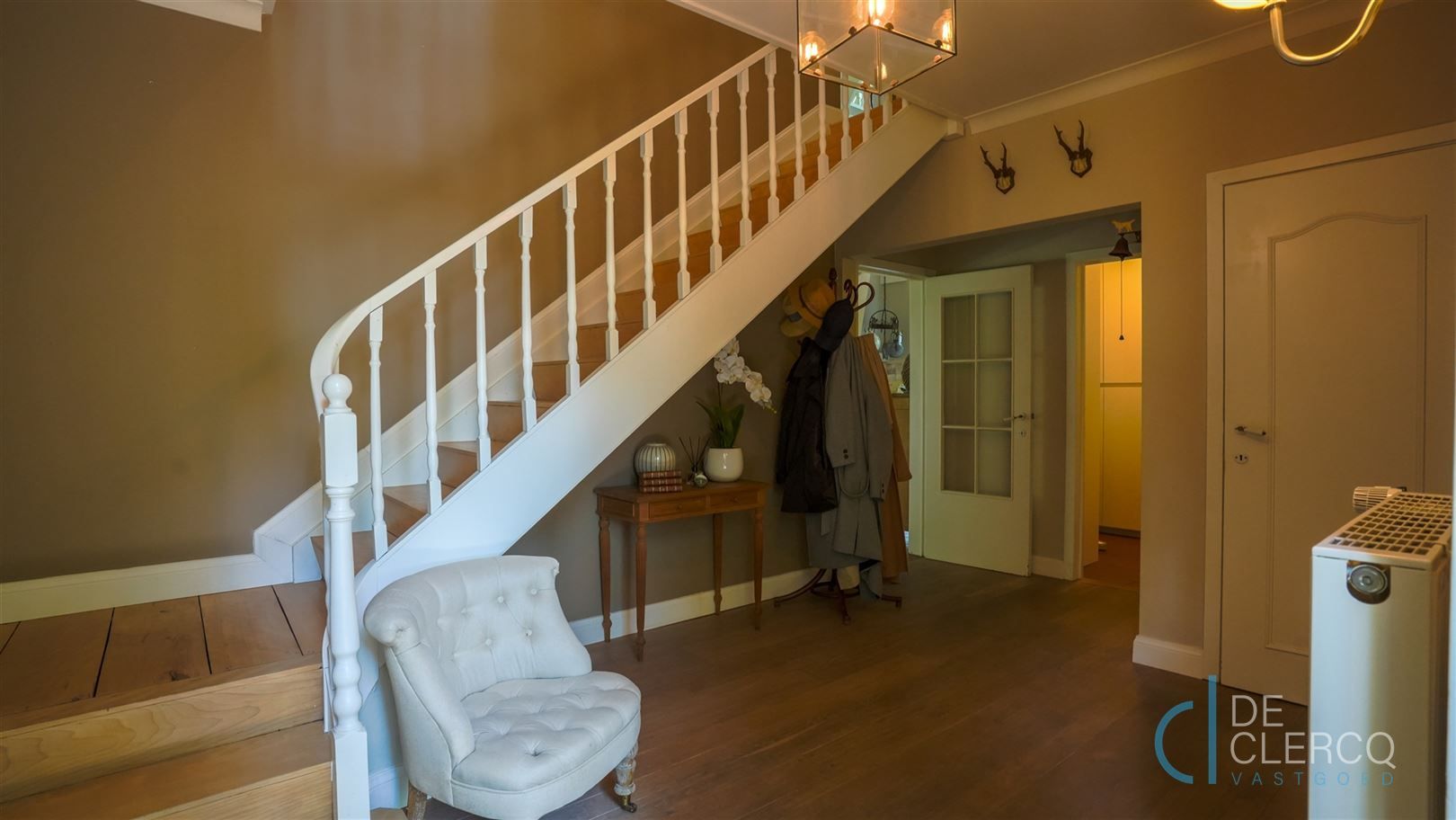 Karaktervolle villa op omvangrijk perceel te koop Lochristi! foto 3