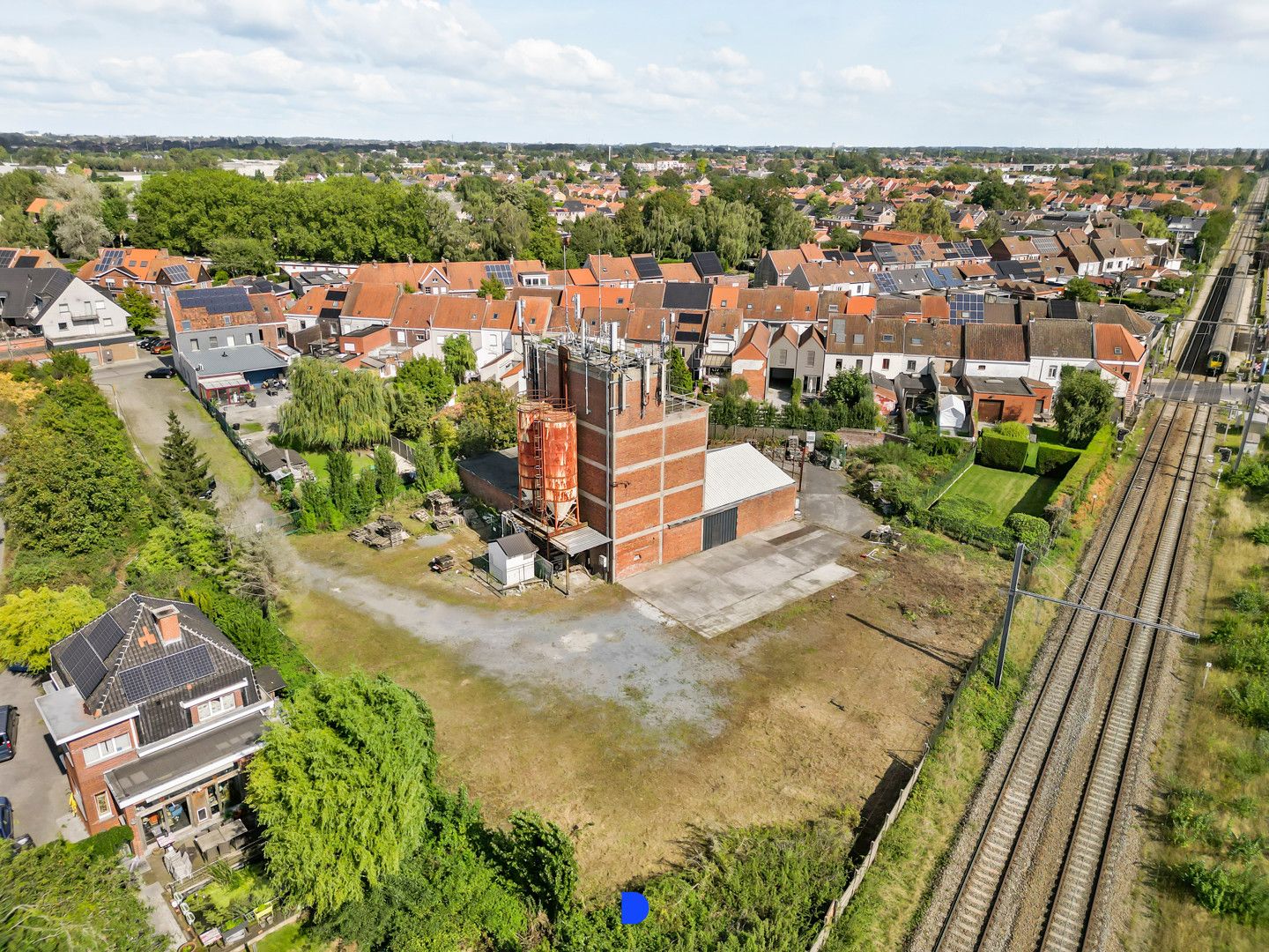 Bedrijfsgebouw met industrieel karakter op 3.275m² foto 2