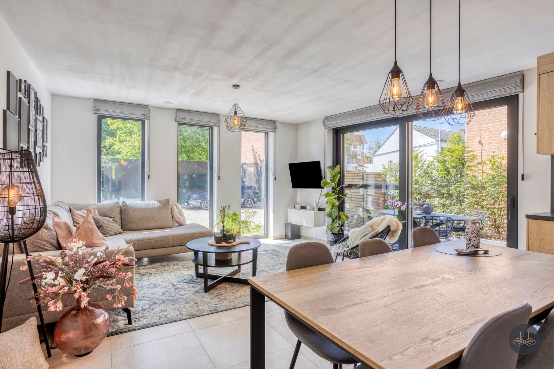 Lichtrijk, recent gelijkvloers appartement met toffe tuin foto 6