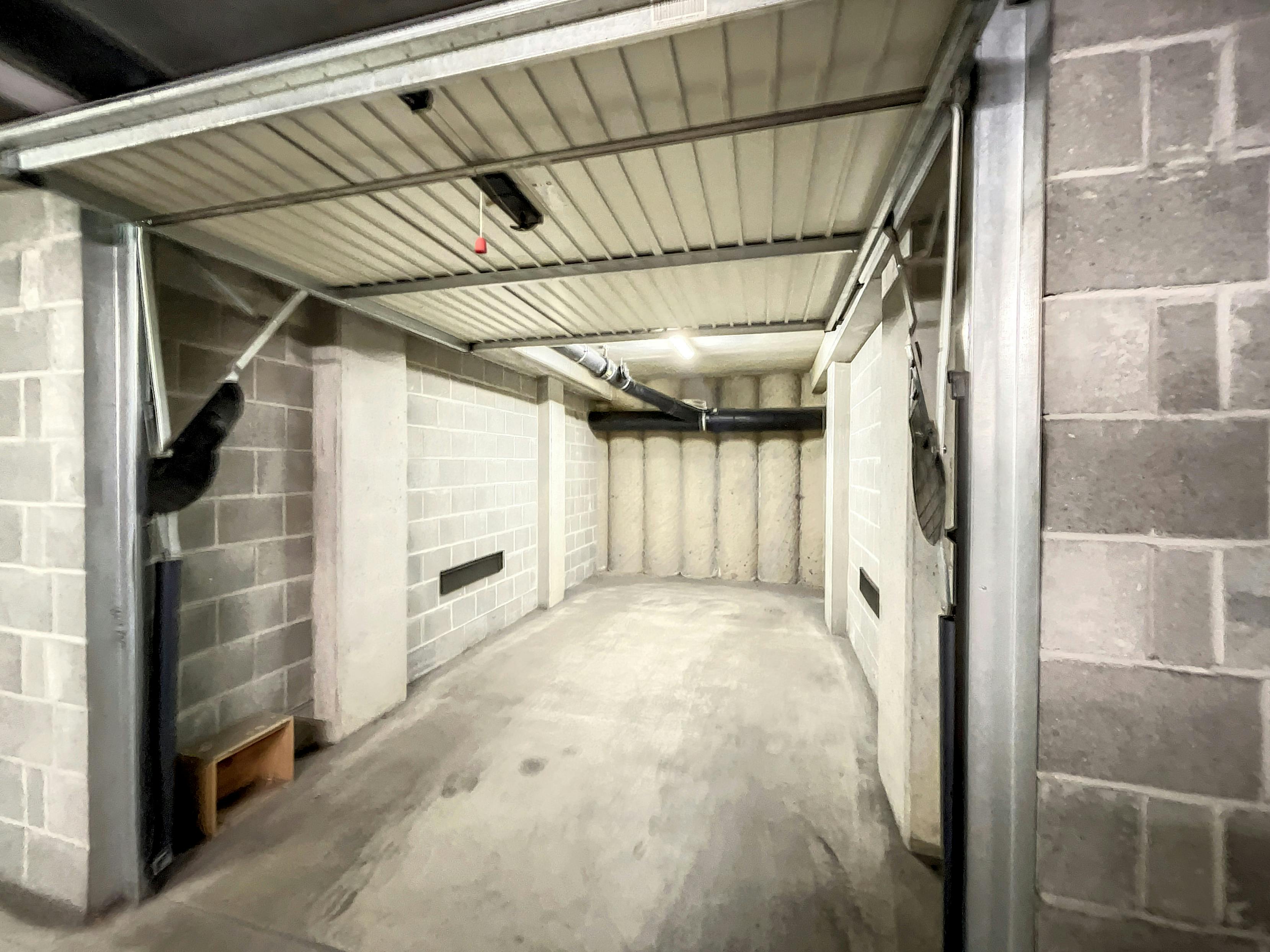 Garagebox te huur! foto 2