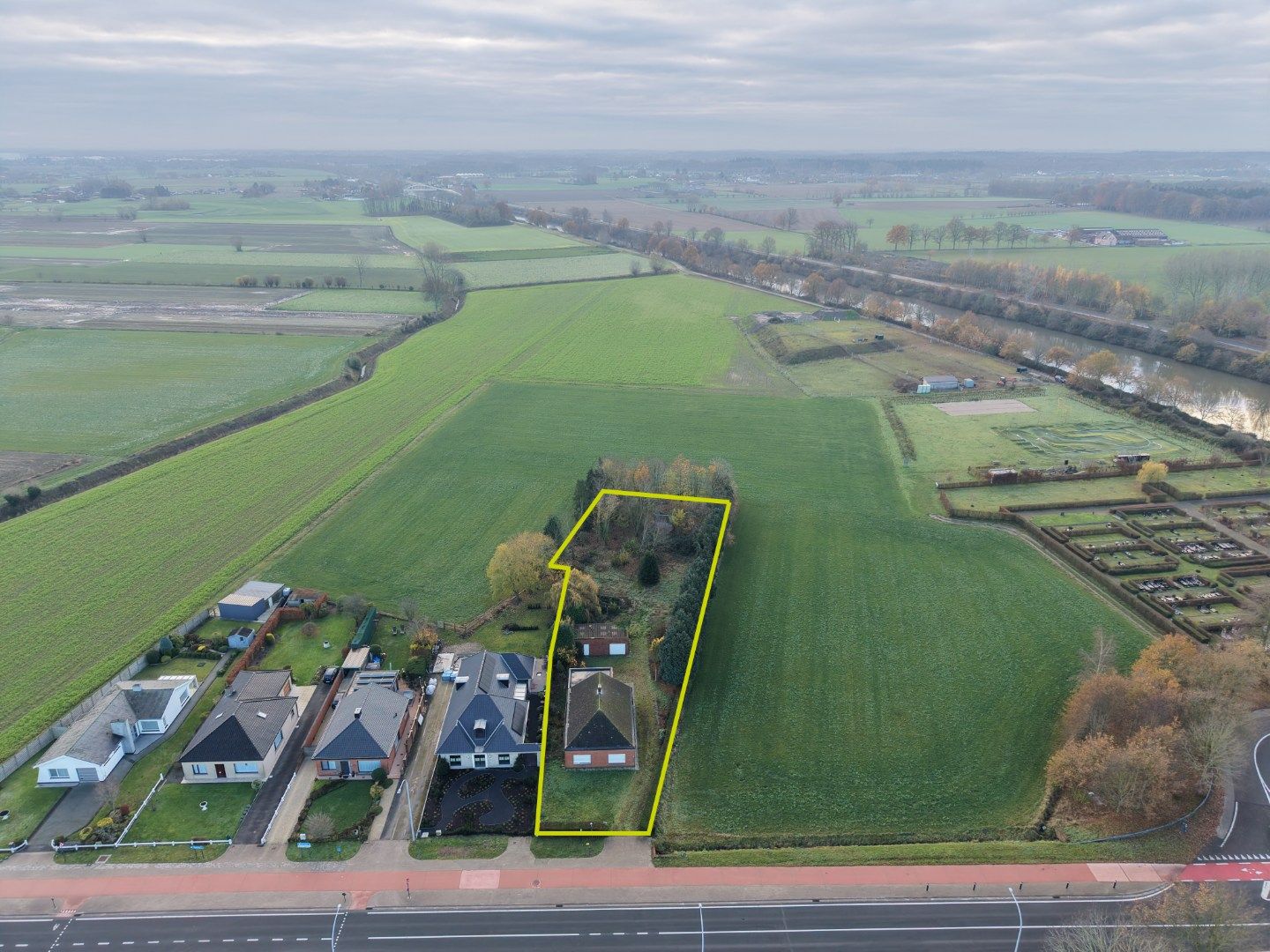 Hoofdfoto van de publicatie: Open bebouwing met een landelijk uitzicht op 2.689m2