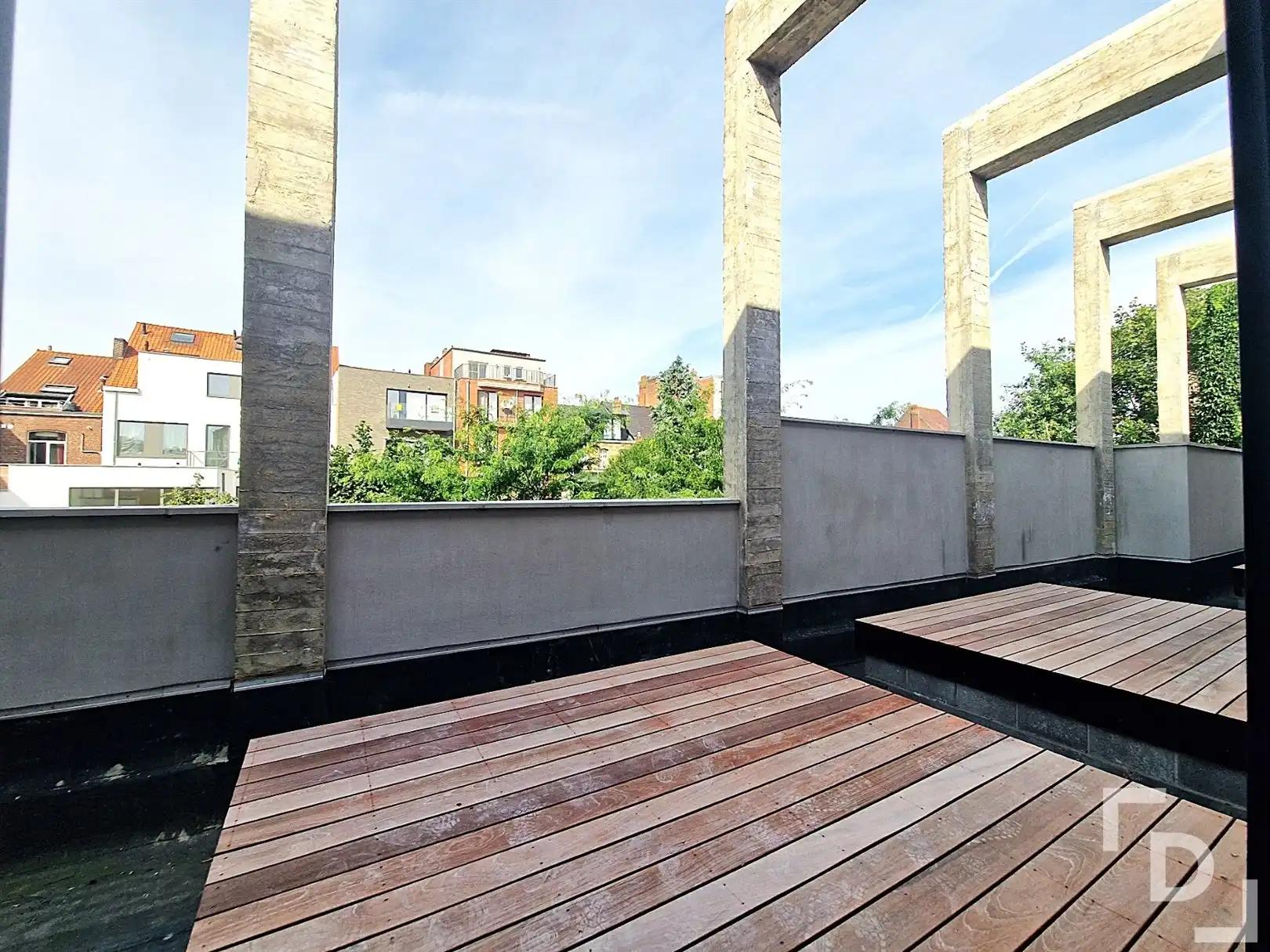Lichtrijke loft te koop in centrum Ieper. foto 4