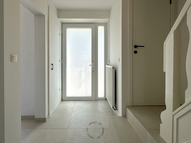 Volledig gerenoveerde, instapklare woning met 3 slaapkamers en tuin foto 2