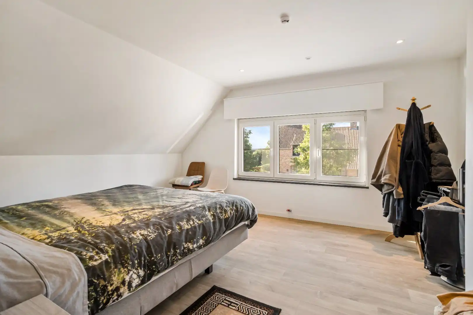 Deze prachtige woning werd 10 jaar geleden volledig gerenoveerd en biedt een moderne en comfortabele leefomgeving. foto 14
