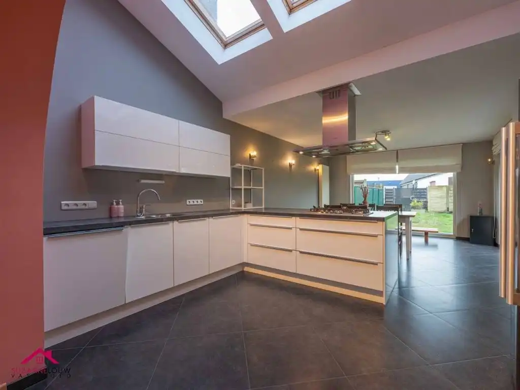 Instapklare gezinswoning met tuin foto 15