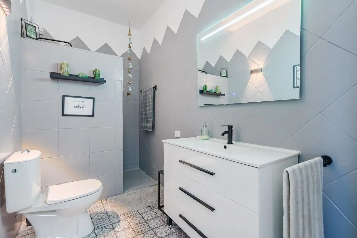 Gerenoveerde rijwoning omgebouwd tot 2 appartementen! foto 3