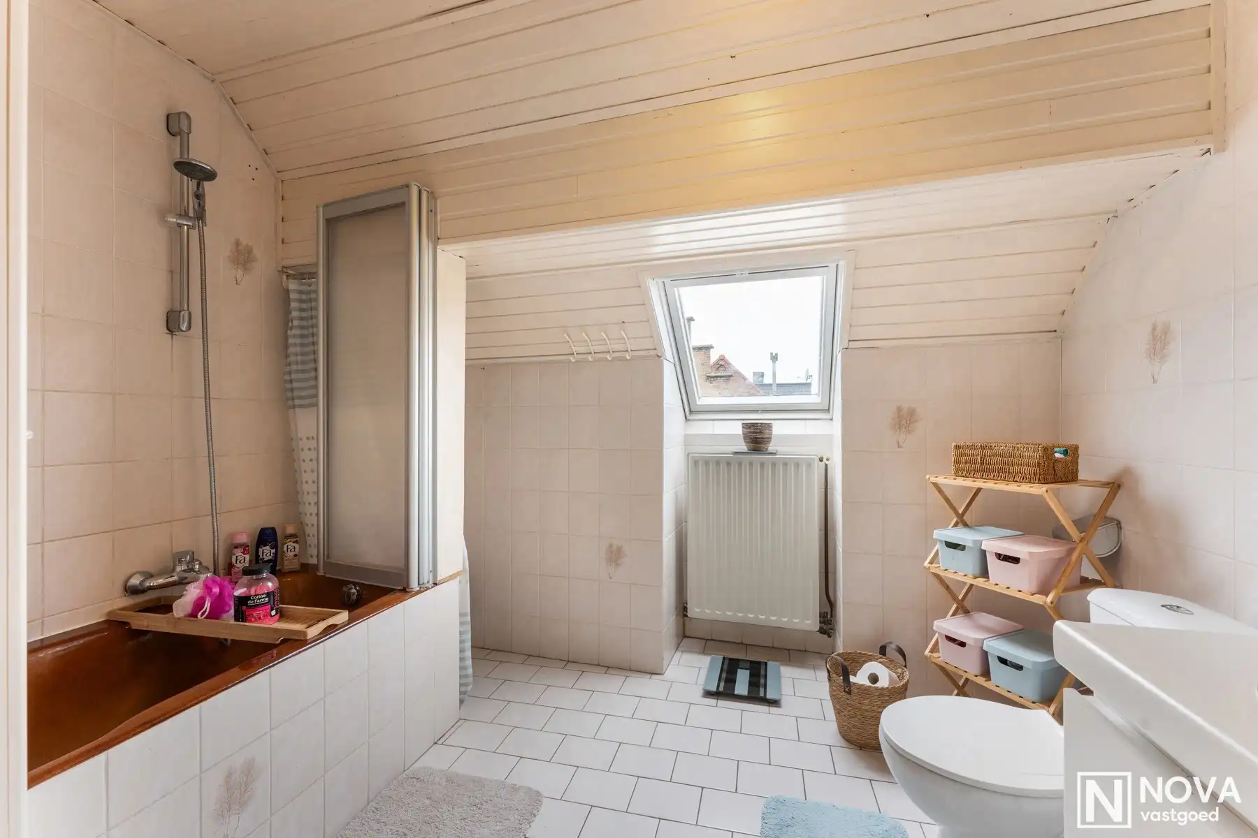 Ruim en lichtrijk duplex-appartement aan de kerk foto 7