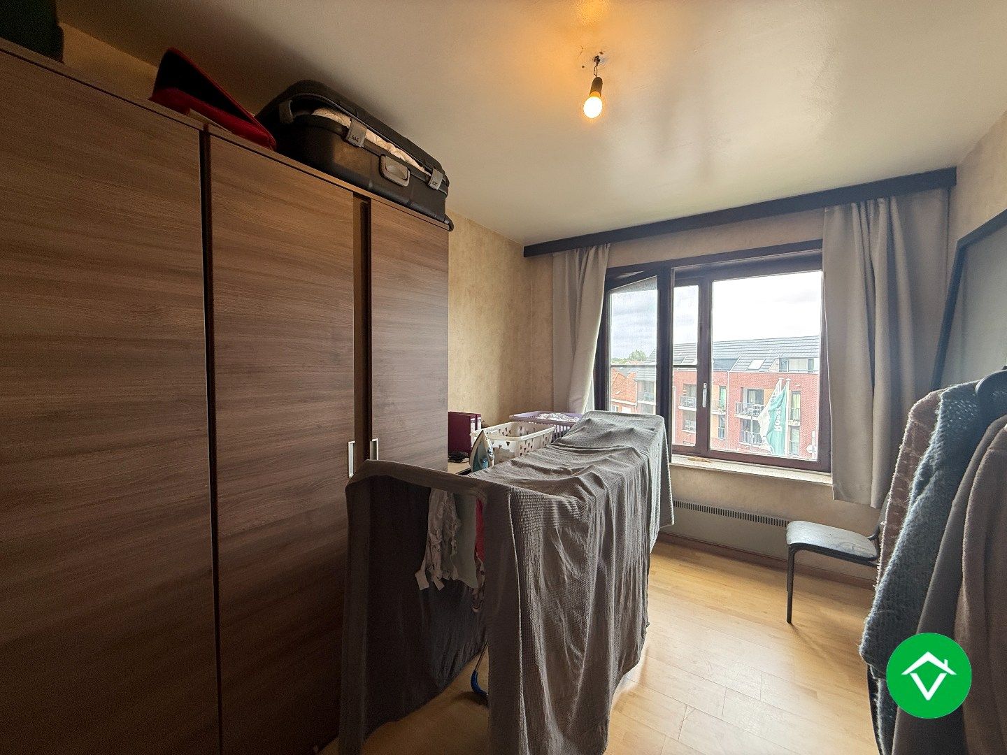 Appartement met twee slaapkamers, terras en autostaanplaats te Roeselare foto 14