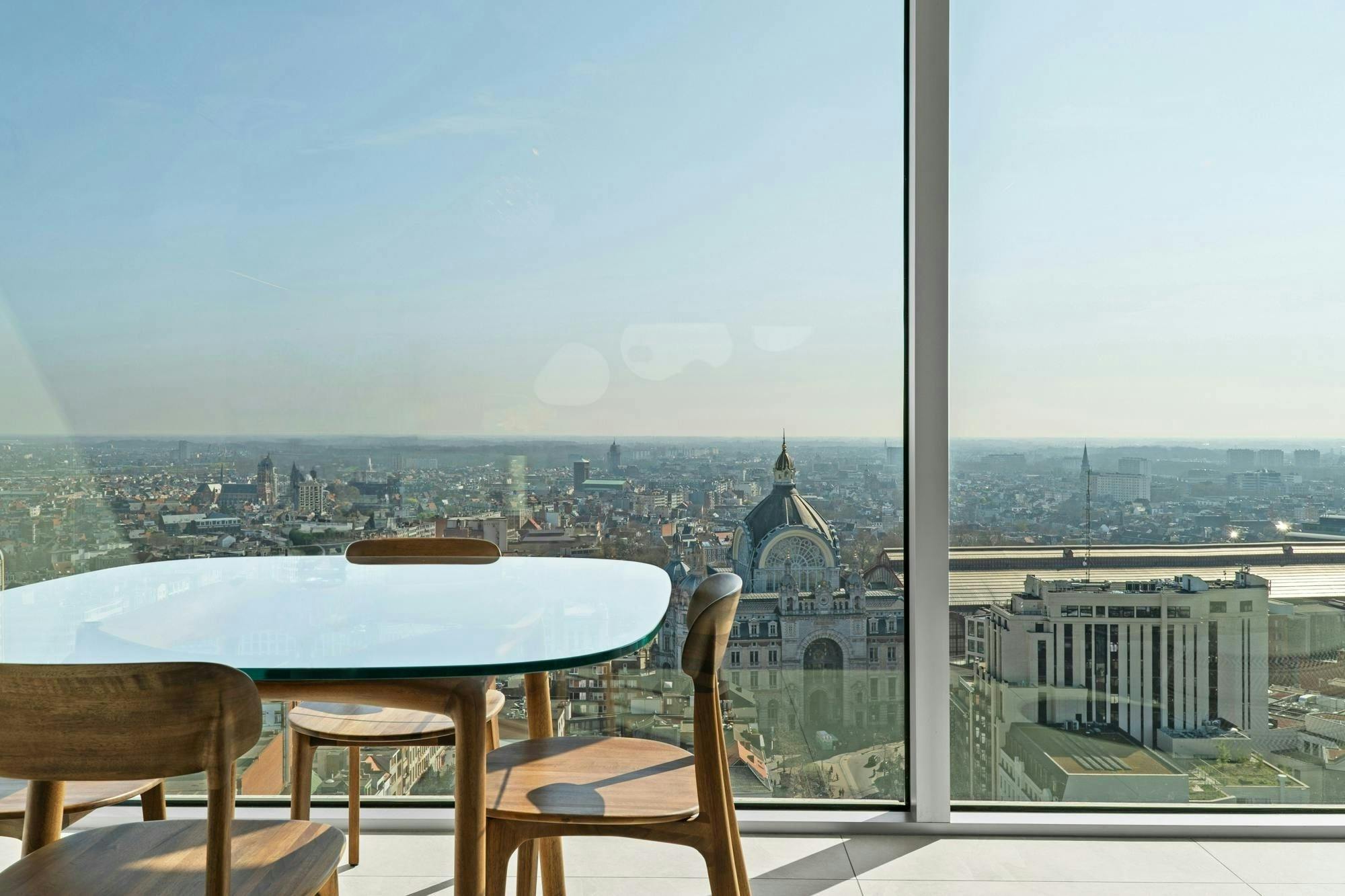 Exclusief wonen met panoramisch uitzicht in de Antwerp Tower foto 14