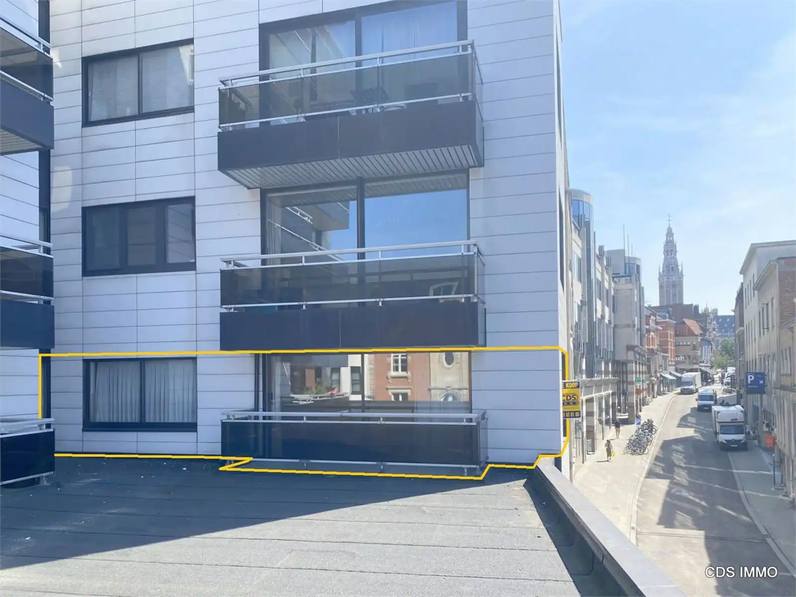 Ruim appartement 2slpk + garage foto {{pictureIndex}}