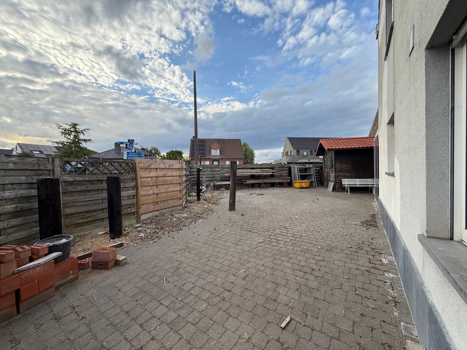 Half open woning met 4 slaapkamers, tuin en garage foto 29