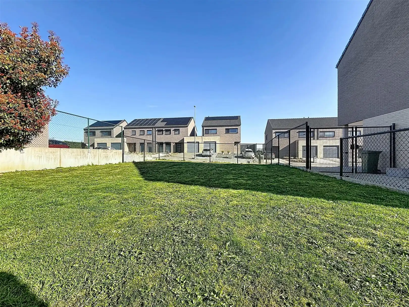 Instapklare open bebouwing, garage, 3 slpks en tuin, 4a 63ca foto 4