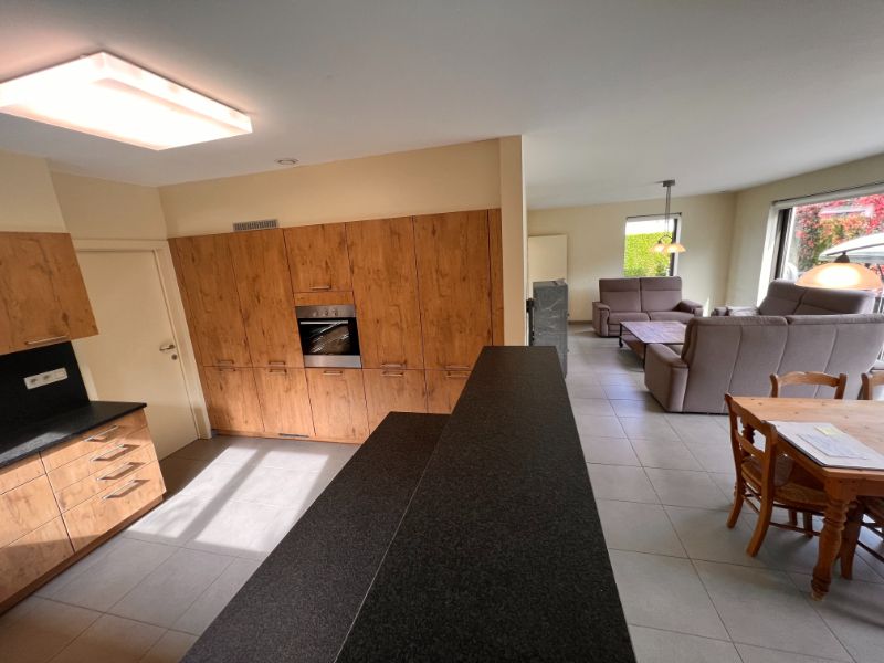 --- NIEUW --- Centraal gelegen, energiezuinige bungalow met 2 slaapkamers foto 9