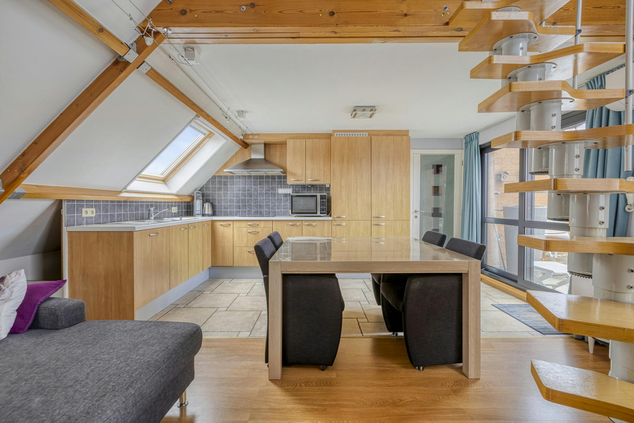 Appartement met ruim terras te koop in centrum Kasterlee foto {{pictureIndex}}