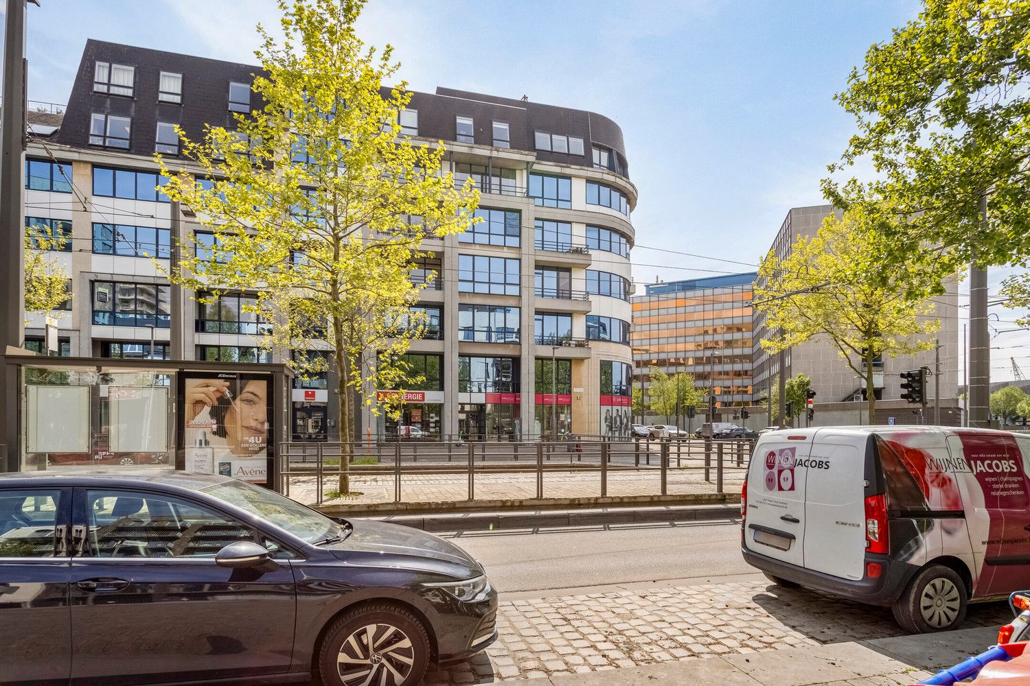 Op 't Eilandje gelegen instapklaar ruim appartement (185m2) op de 3de verdieping met 2 tot 3 slks en 2 badkamers. foto 4