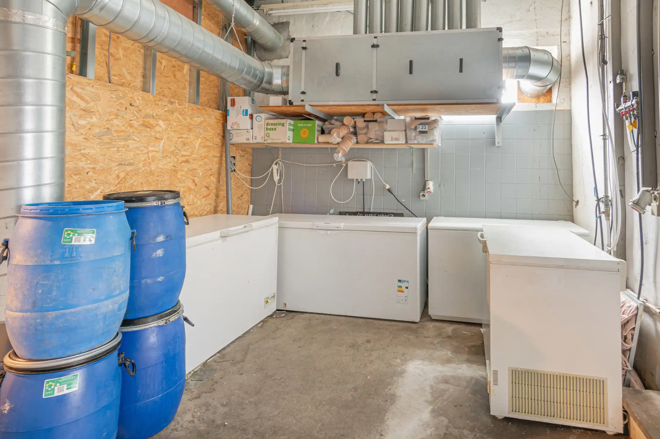 Handelspand van 285 m² met parking op toplocatie foto 19