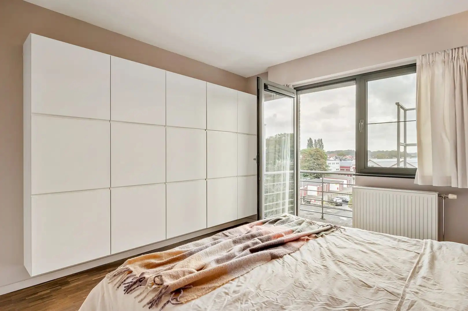 Groot appartement met 3 kamers en zicht op Bouckenborghpark foto 14