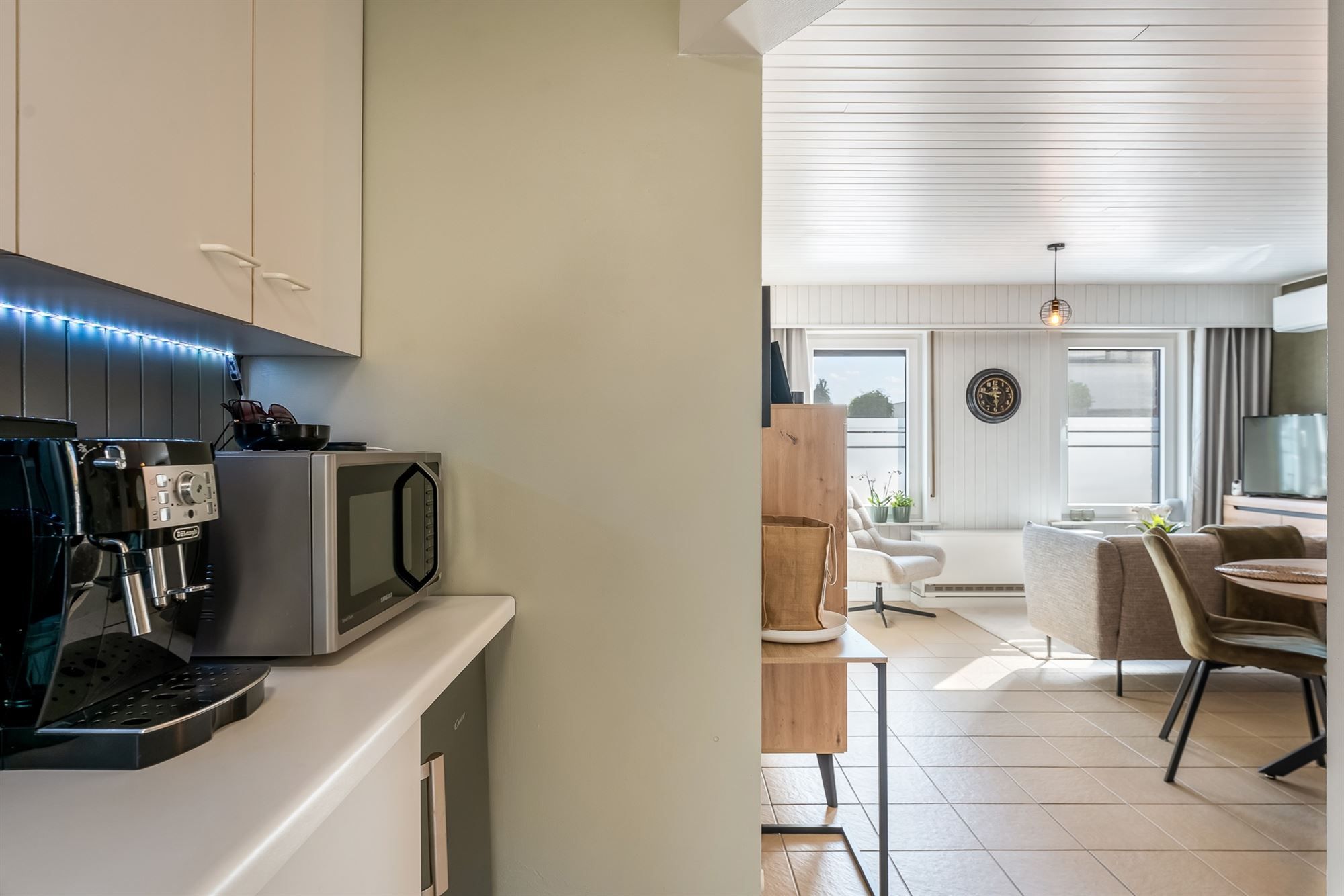 GOED GELEGEN OPBRENGSTEIGENDOM MET 2 APPARTEMENTEN foto 13