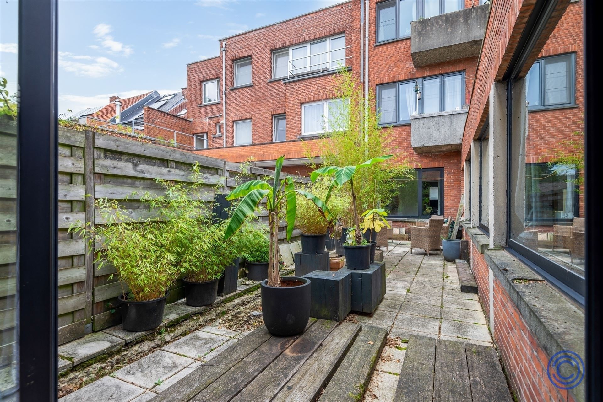 CASCO magazijn + ruime garage + bureel ca. 290m²! foto 6