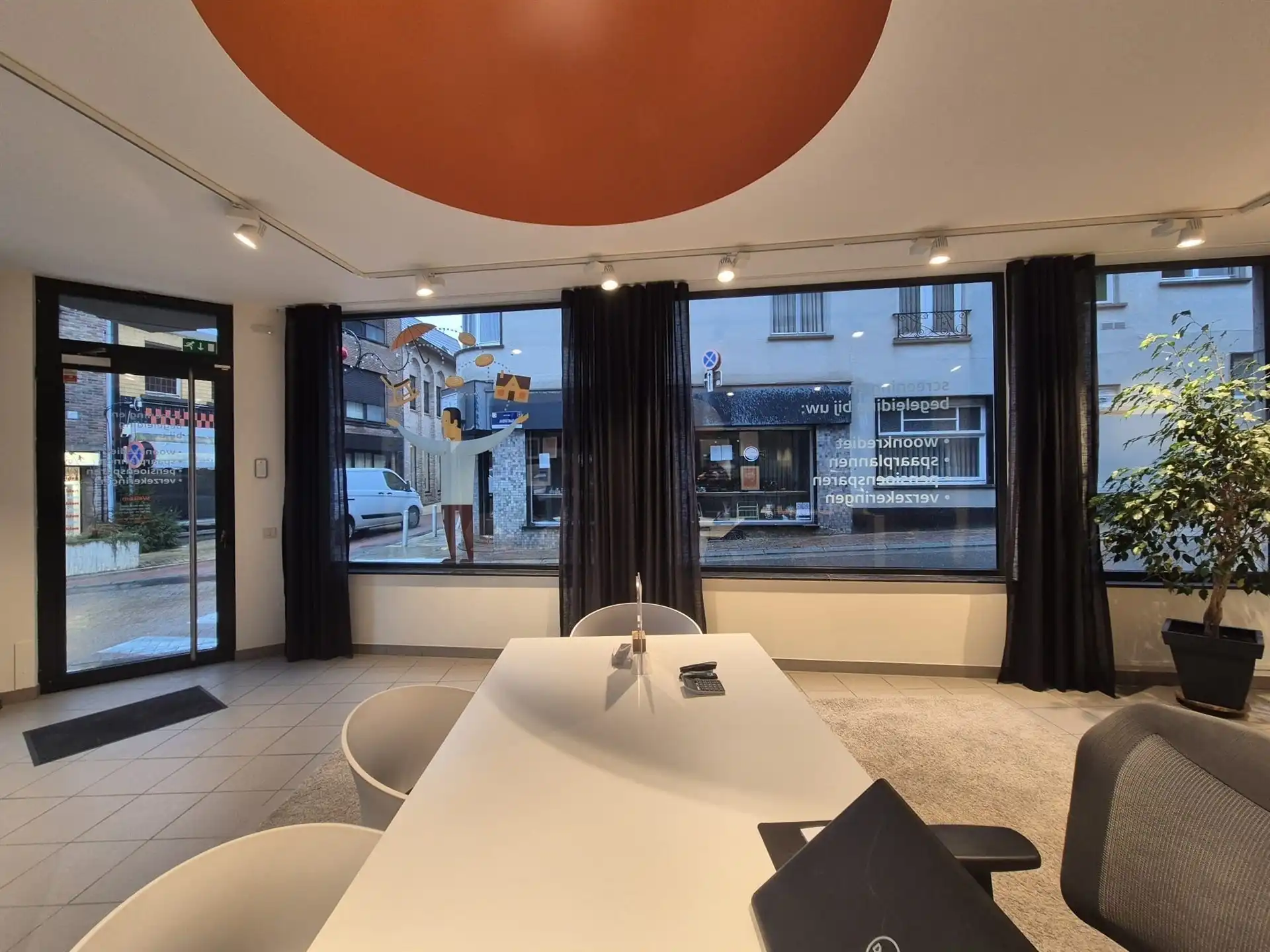 Handelspand te huur op topligging in Wetteren. foto 9