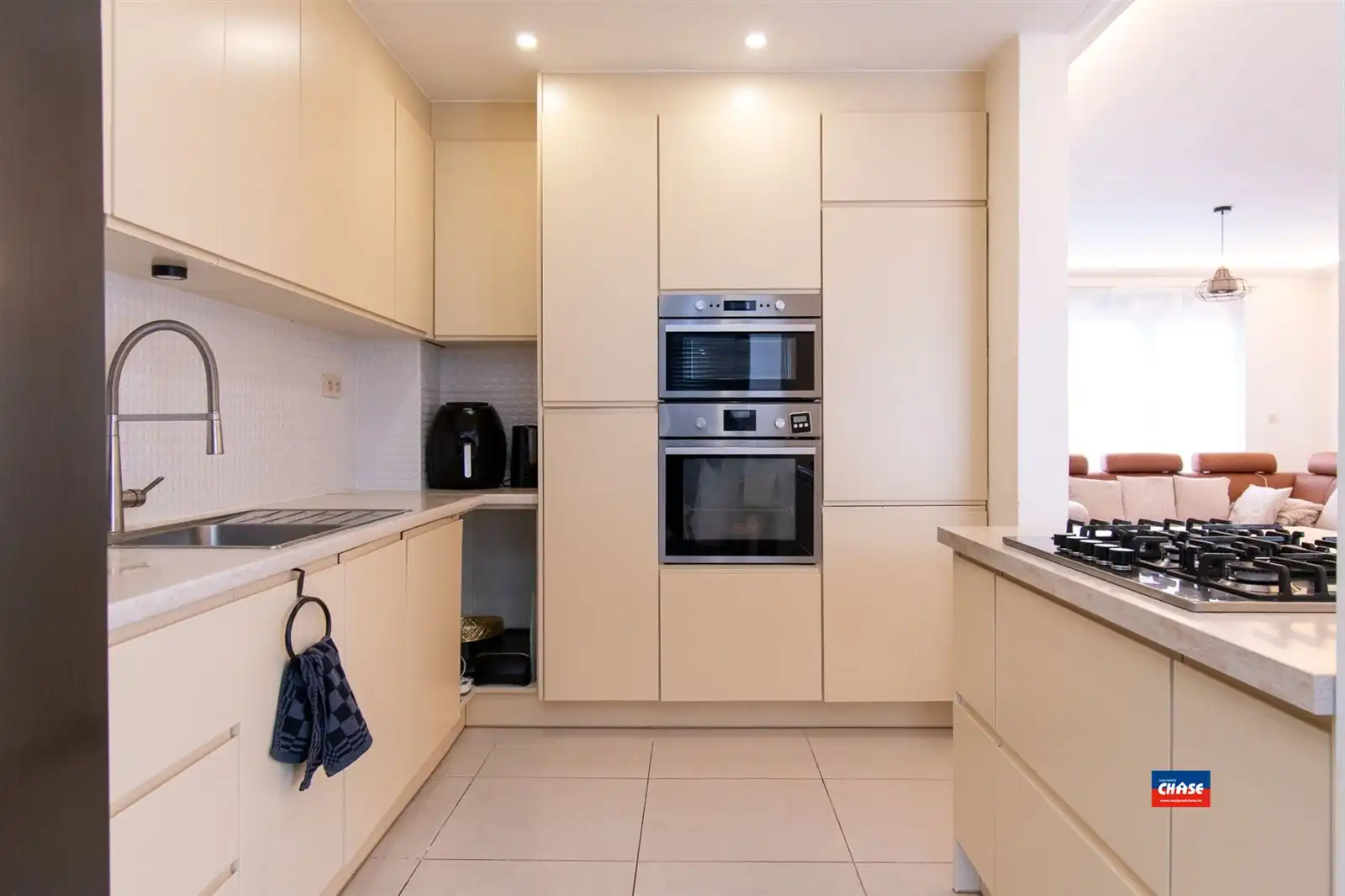 Ruime Bel-étage met 4 slpks  foto 9